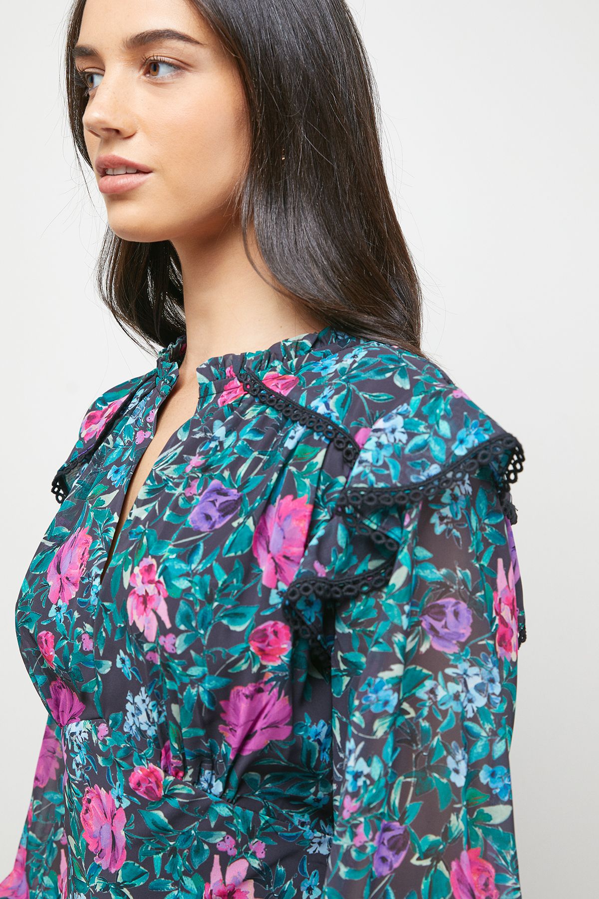 Oasis Printed Shirred Cuff Tea Midi Dress Black image 2