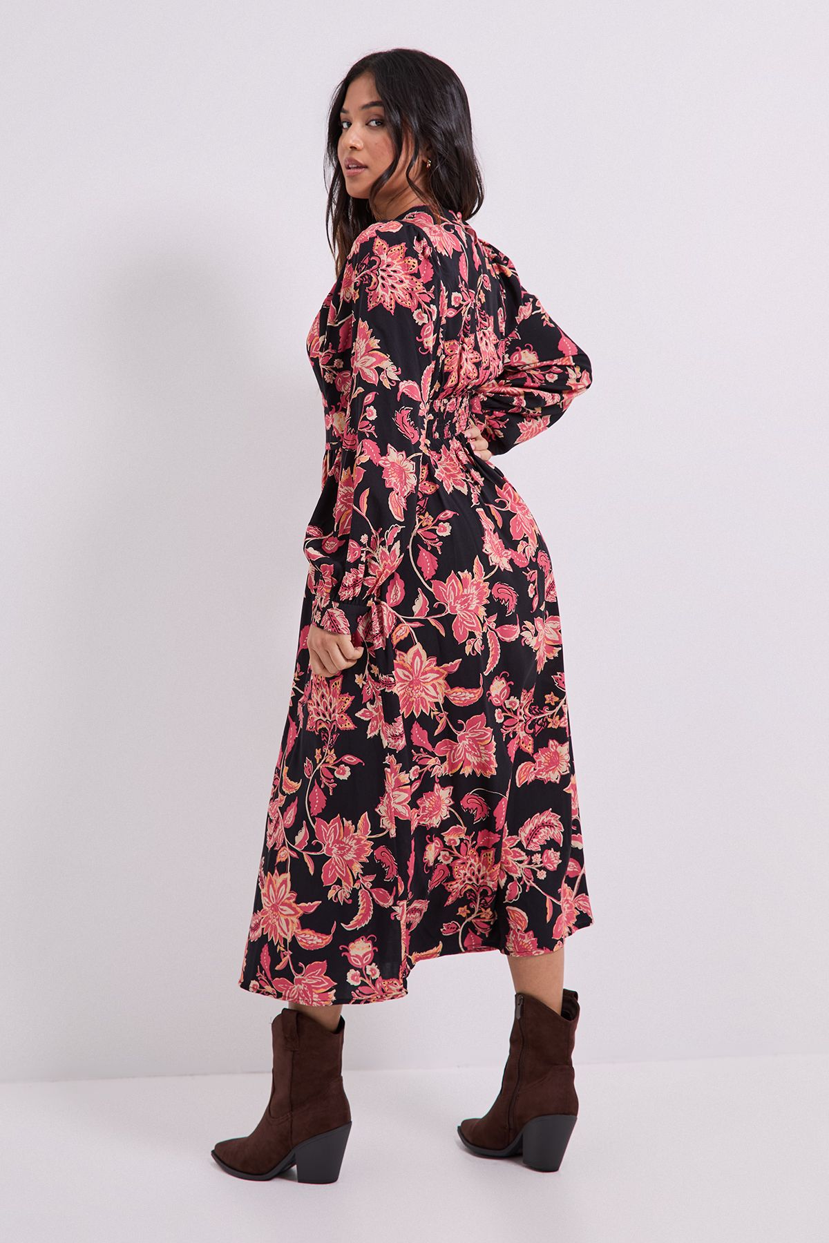 Dorothy Perkins Petite Keyhole Detail Waisted Blouson Sleeve Printed Midi Dress Black image 3