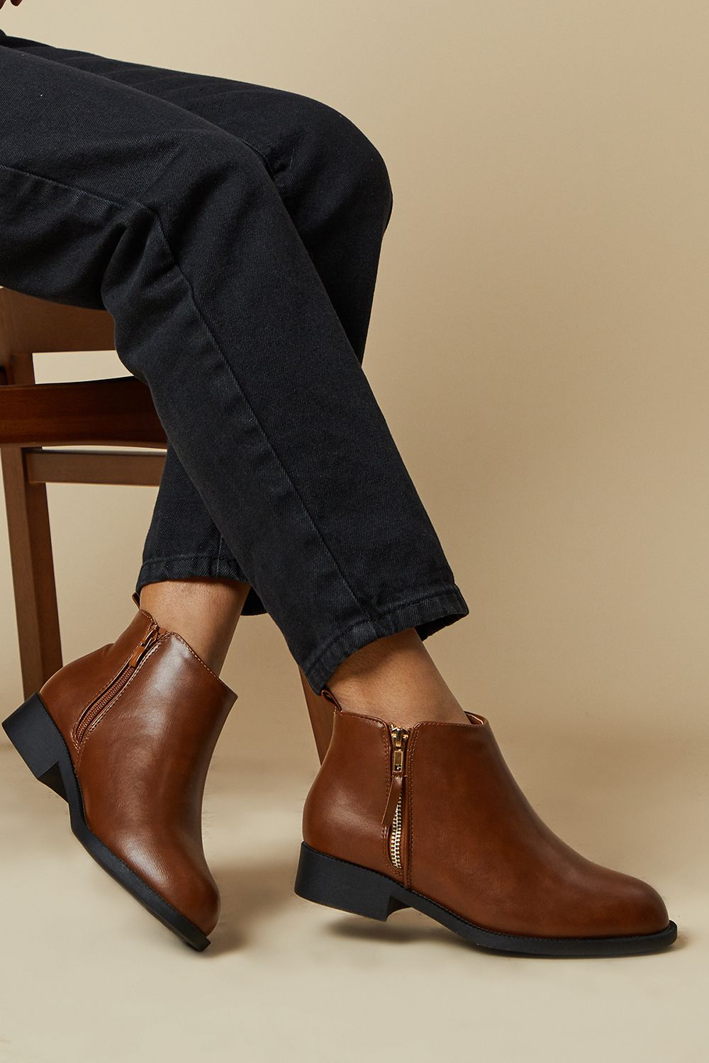 Dorothy Perkins Wide Fit Maddy Side Zip Flat Ankle Boots Tan image 3