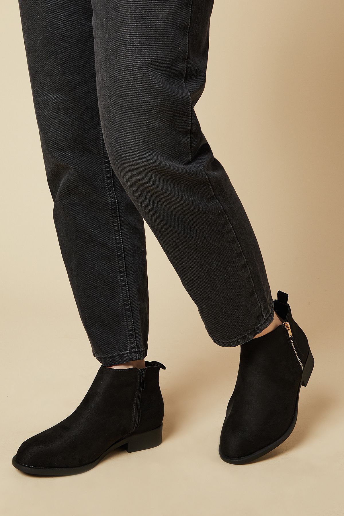 Dorothy Perkins Wide Fit Maddy Side Zip Flat Ankle Boots Natural Black image 1