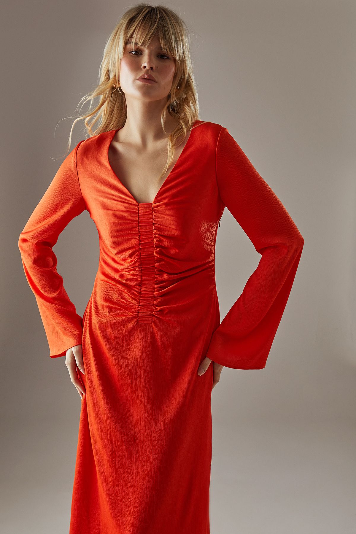 Warehouse Crinkle Satin Ruched Front Column Midi Dress Orange image 2