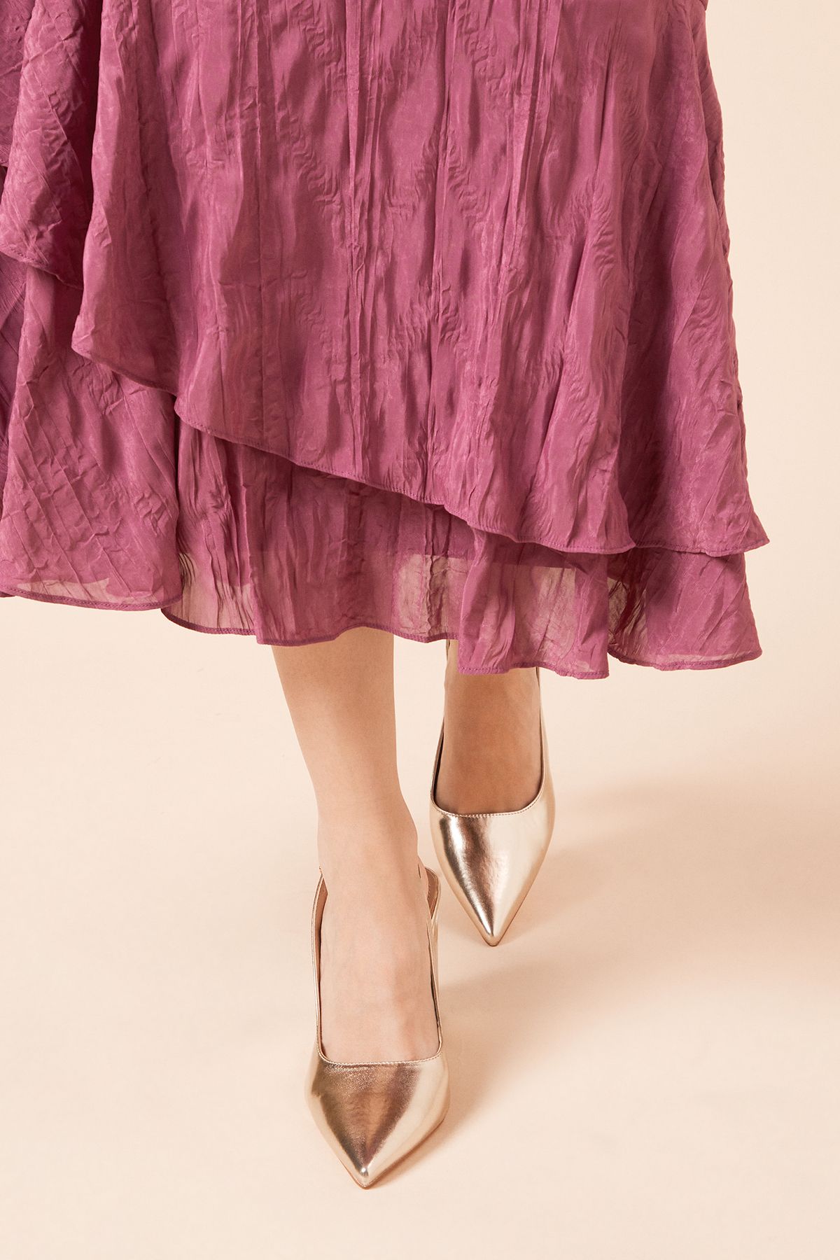 Dorothy Perkins Ellens Pointed High Block Heel Slingback Court Shoes Gold image 3