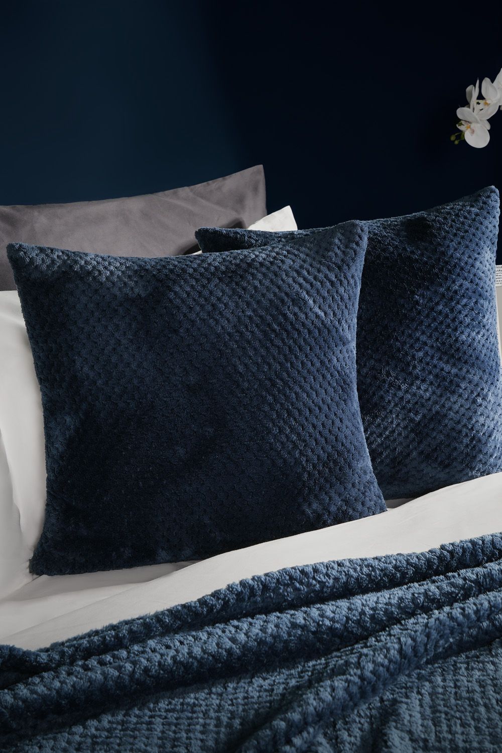 OHS 4 Pack of Waffle Fleece Square Cushion Covers image 4