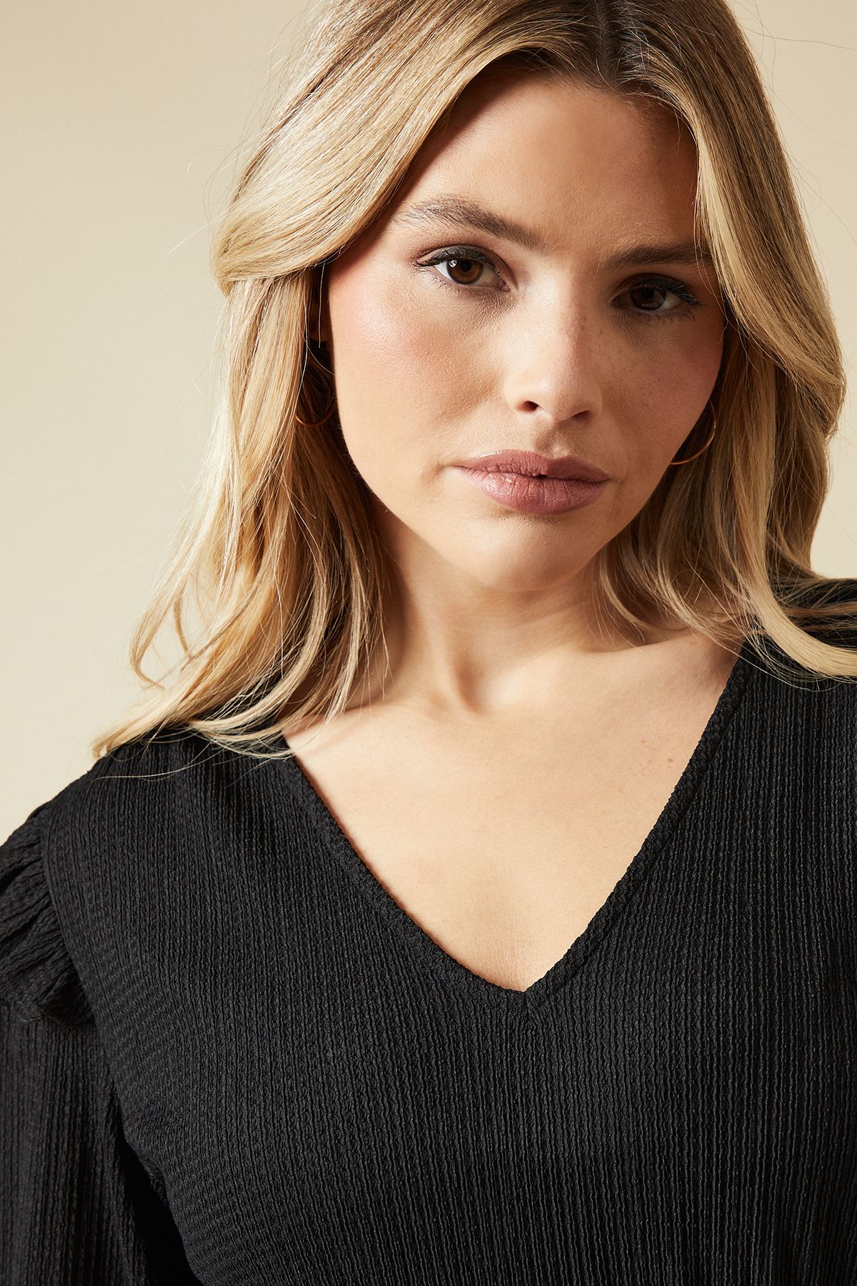 Dorothy Perkins Black Ruffle shoulder shirred waist long sleeve top Black image 4