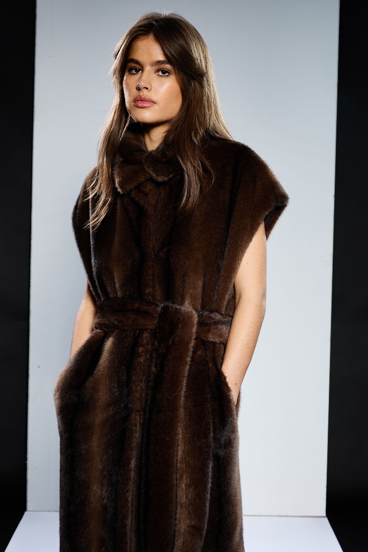 RUNWAY 1.8.1.8 Runway 1.8.1.8 Faux Fur Sleeveless Longline Gilet Brown image 2