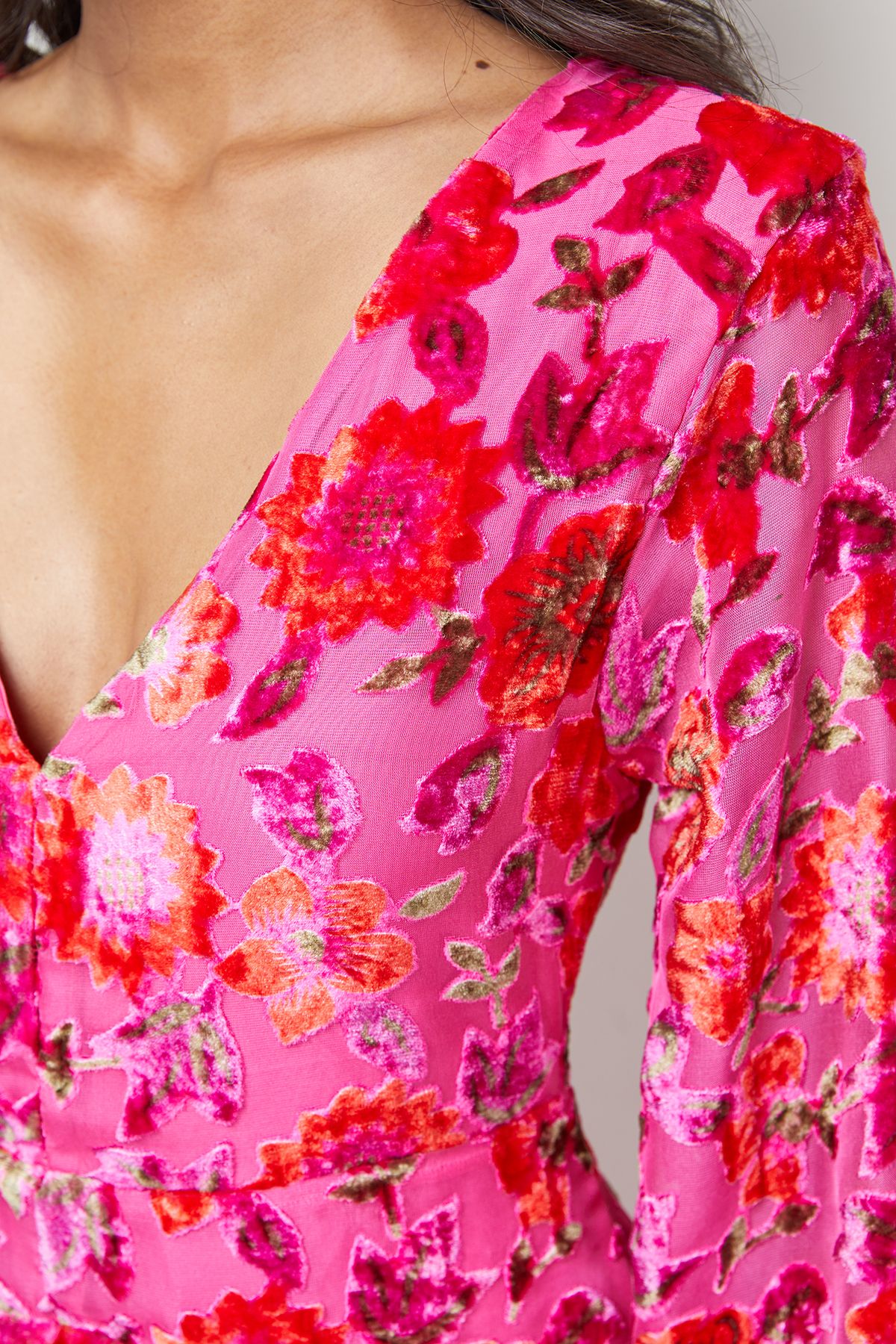 Warehouse Devore Plunge Neck Waisted Midi Dress Pink image 5