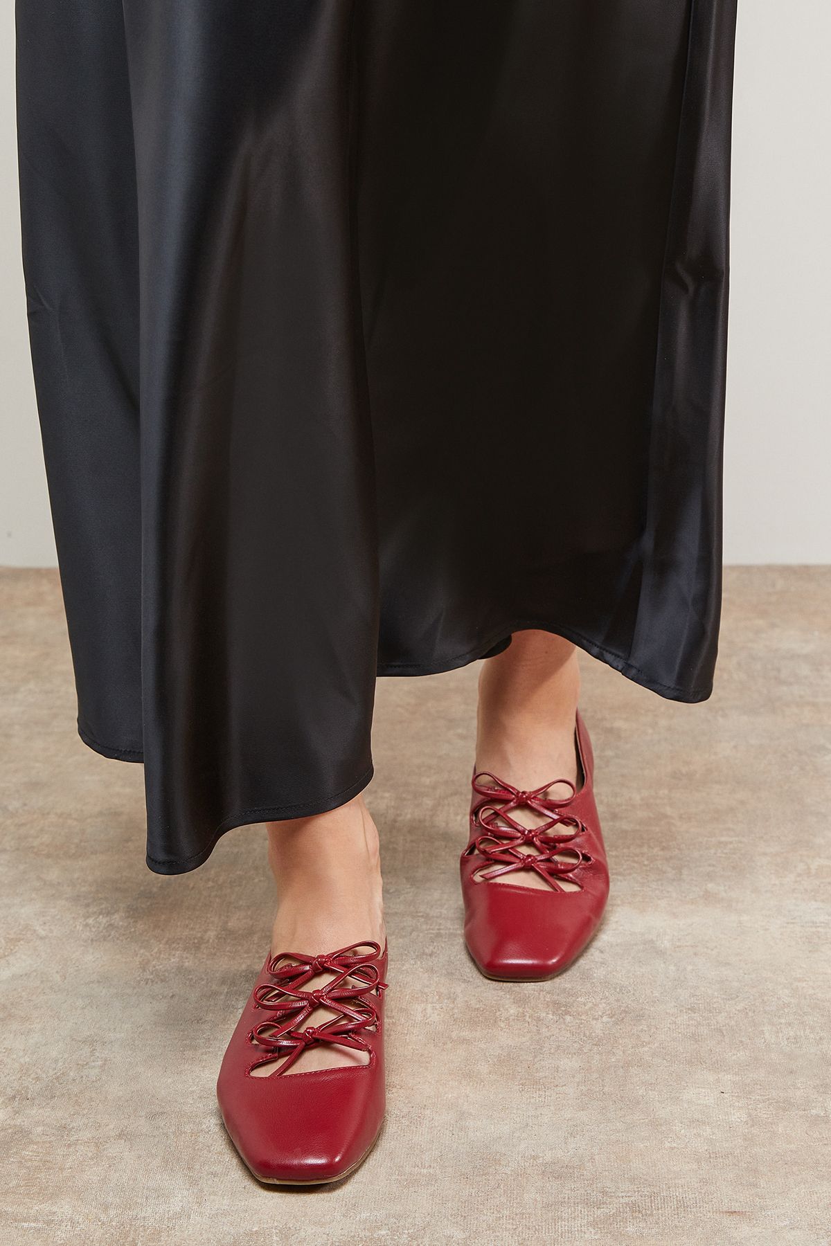 Oasis Darielle Faux Leather Multi Bow Ballet Pumps Red image 3