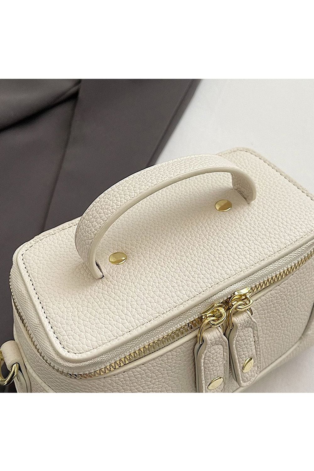 XY London 'Lilly' Tote Bag With Adjustable Shoulder Strap and Zip Closure image 4