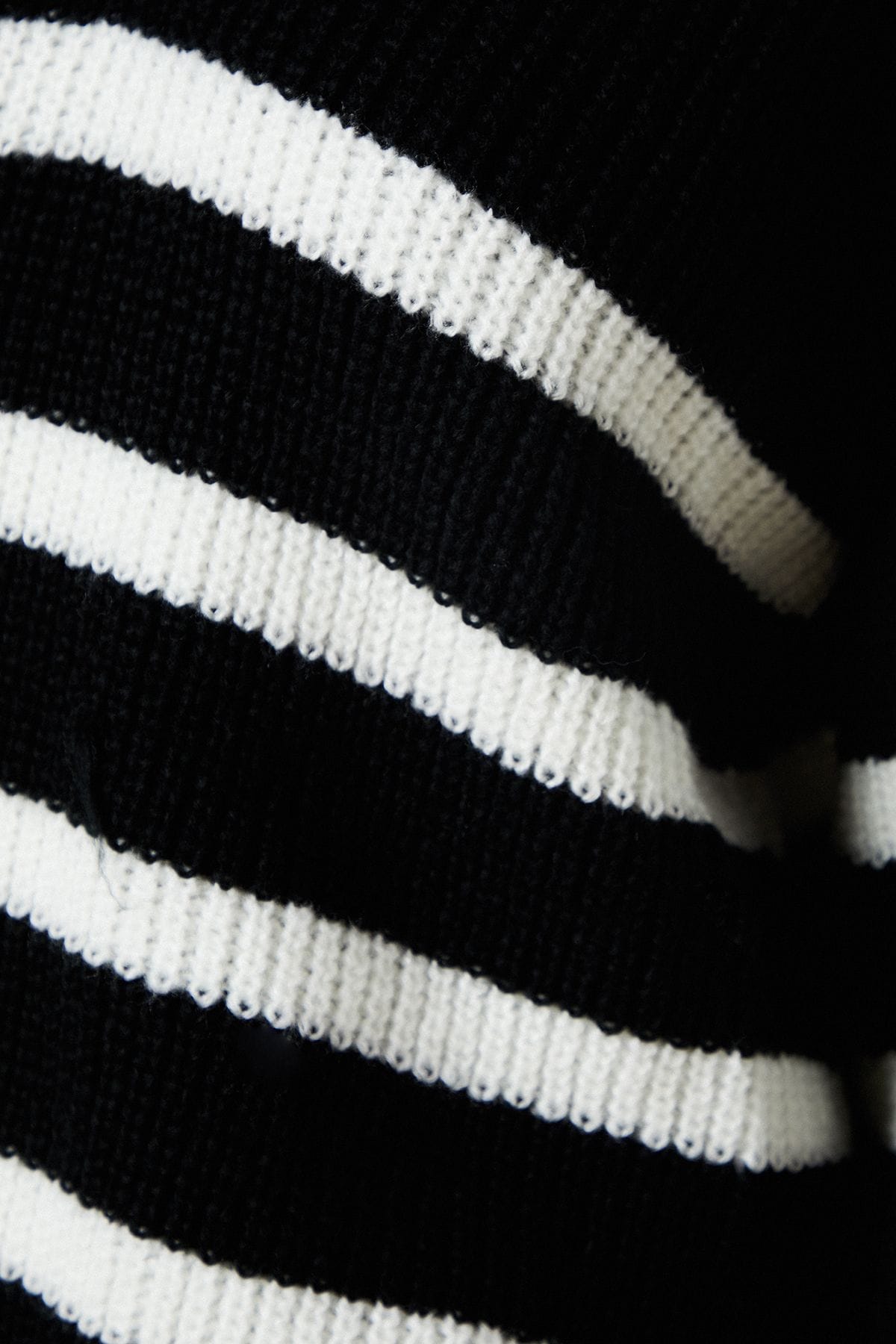 Dorothy Perkins V Neck Jumper Mono image 4