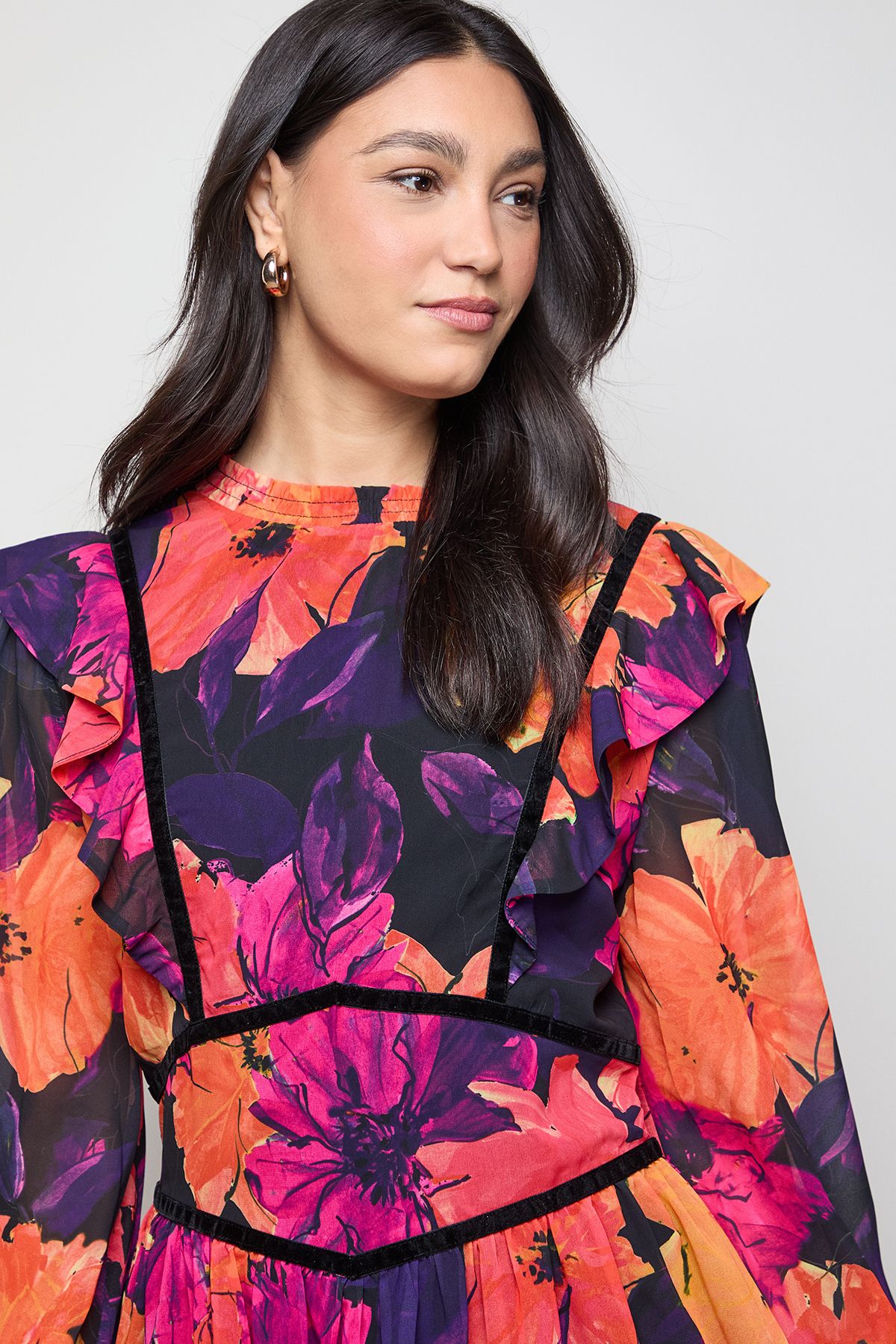 Oasis Shirred Detail Fit and Flare Mini Dress Floral image 4