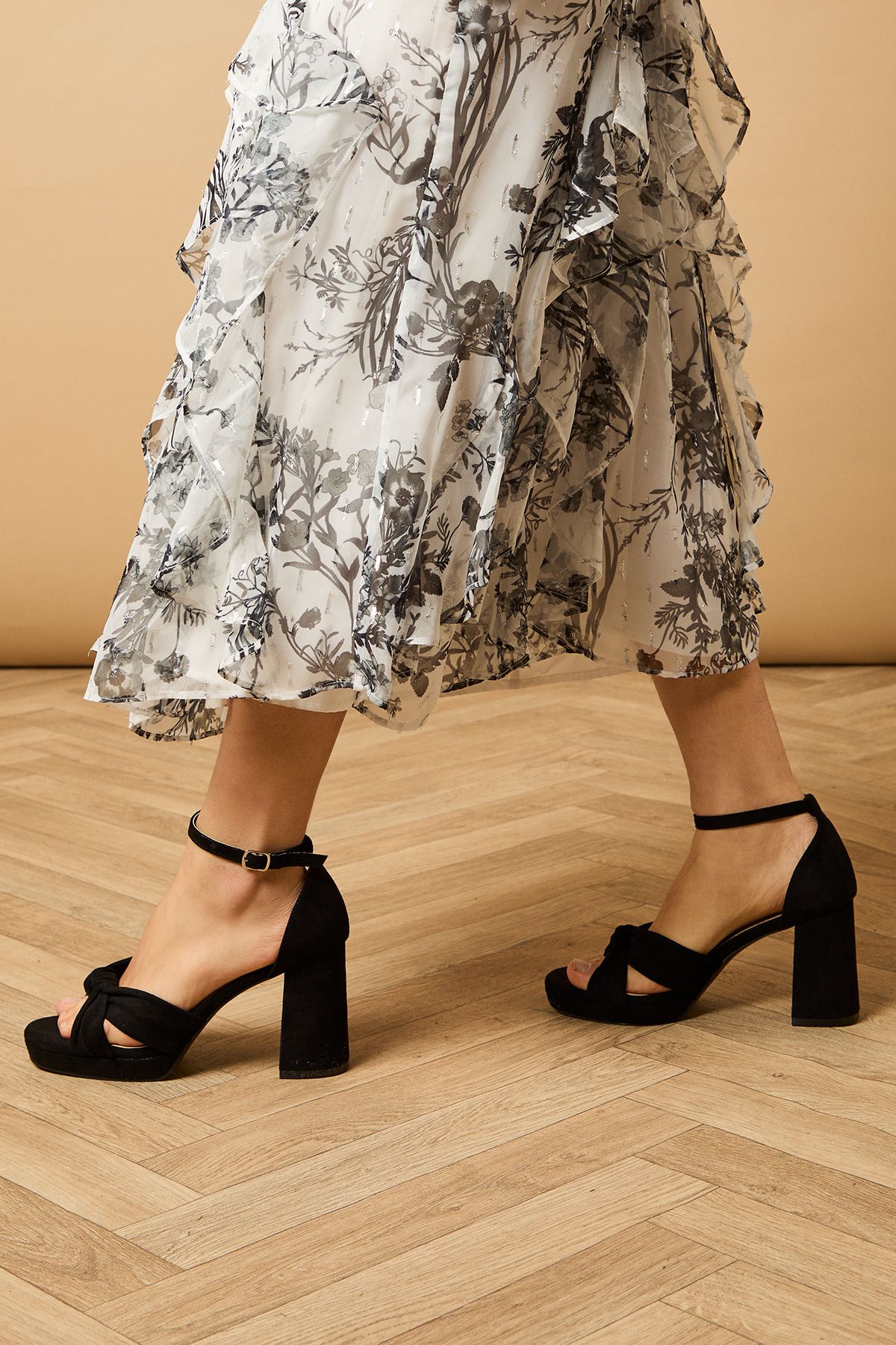 Oasis Narina Faux Suede Knotted Platform High Block Heel Sandals Black image 3