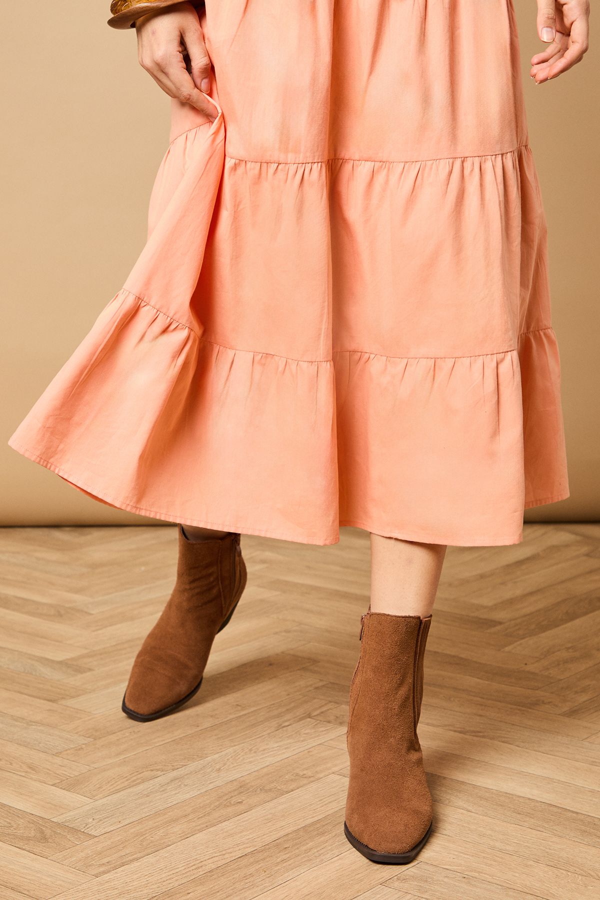 Oasis Quinn Suede Low Block Heel Western Chelsea Ankle Boots Dark Tan image 2