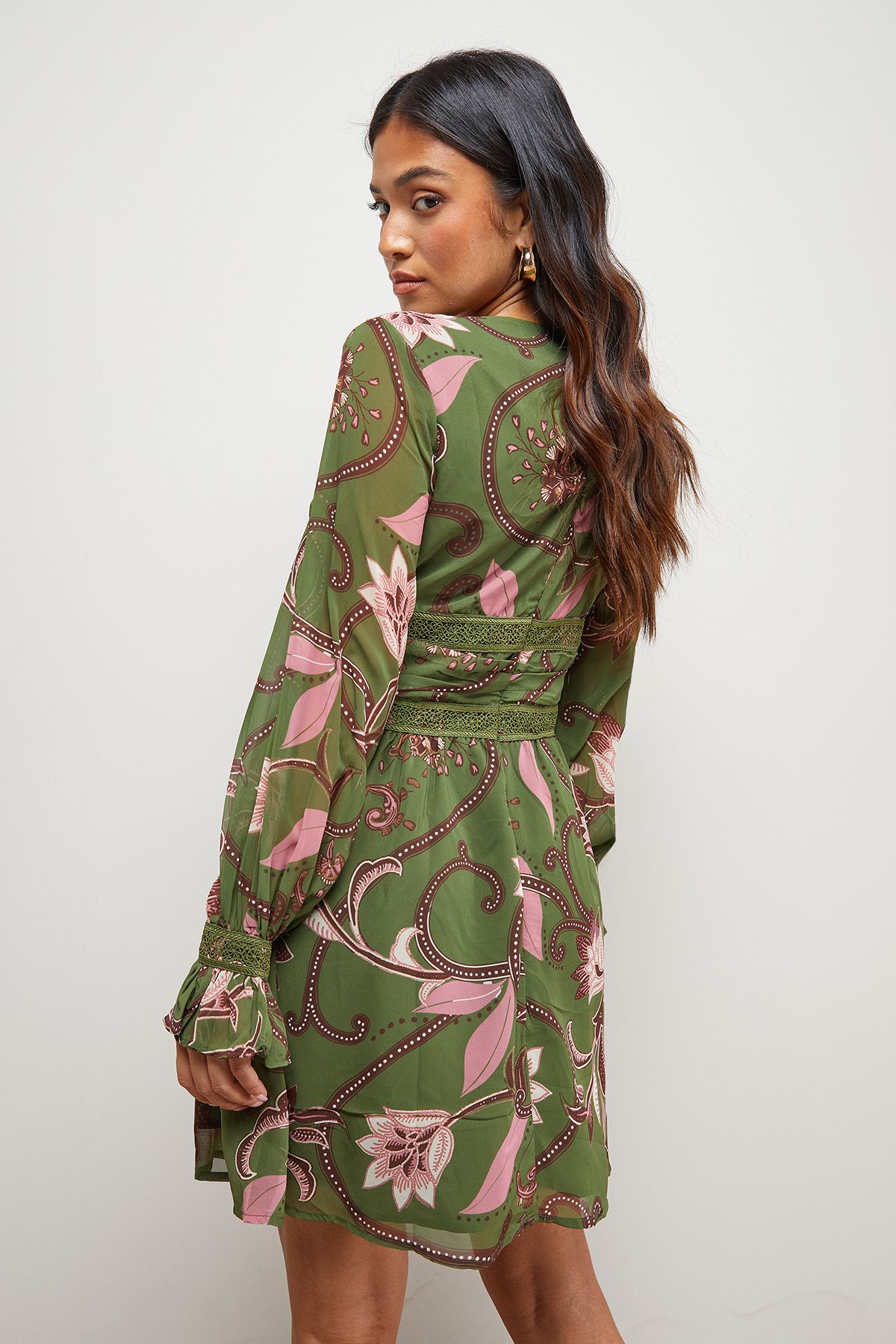 Oasis Petite Printed Lace Trim Gathered V Neck Mini Dress Multi image 3