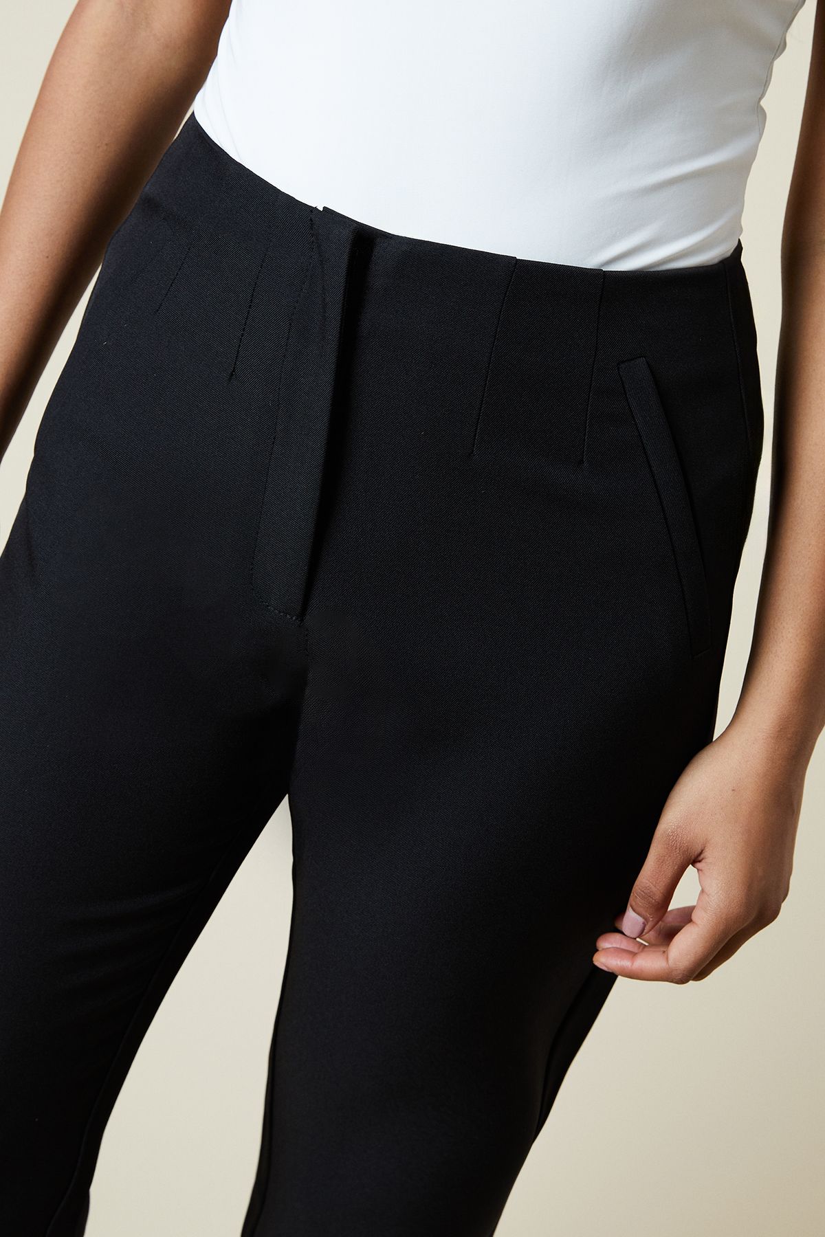 Dorothy Perkins Petite Straight Ankle Grazer Trouser Black image 4