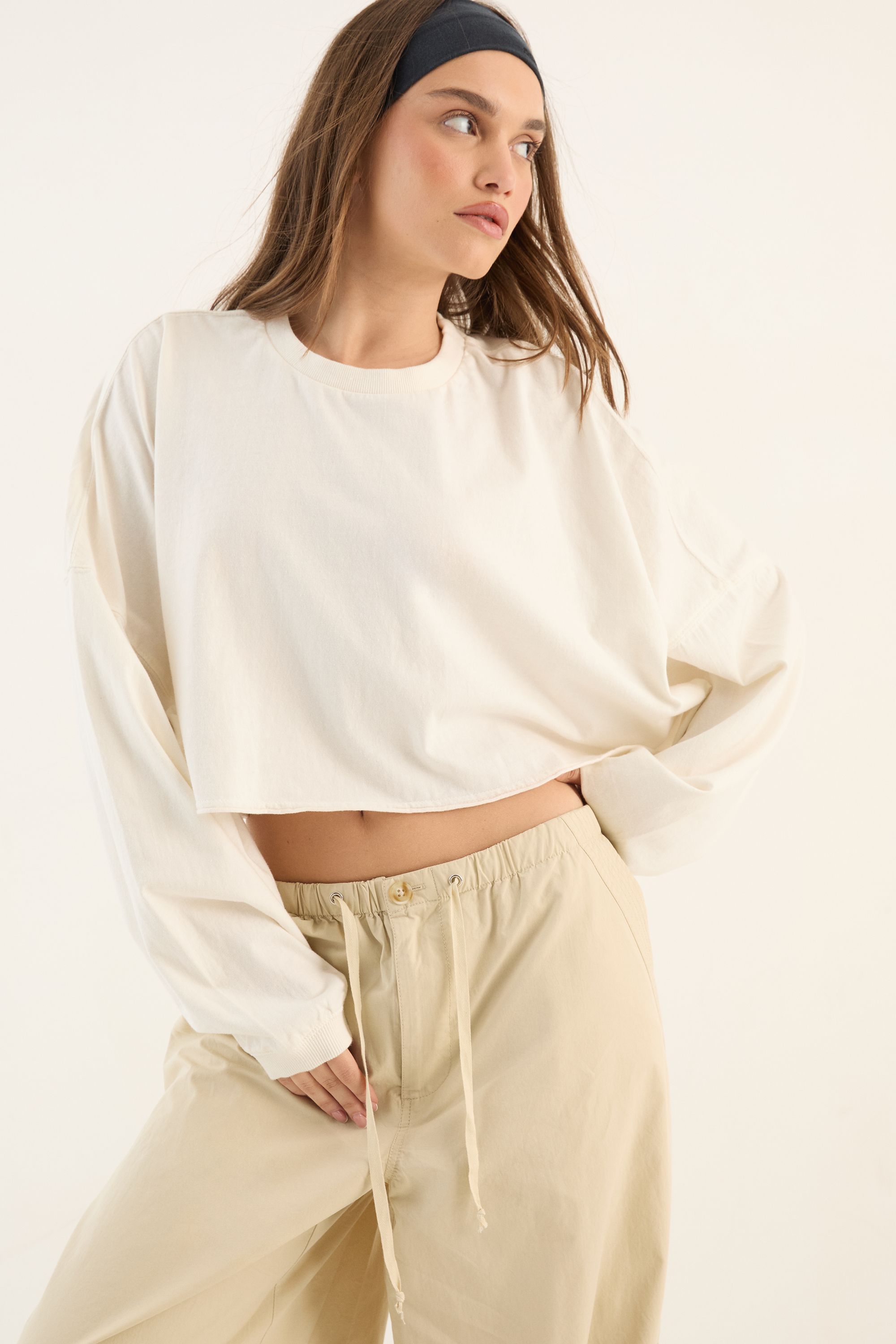 DSGN Studio DSGN Studio Heavyweight Washed Oversized Long Sleeve Crop T-Shirt Cream
