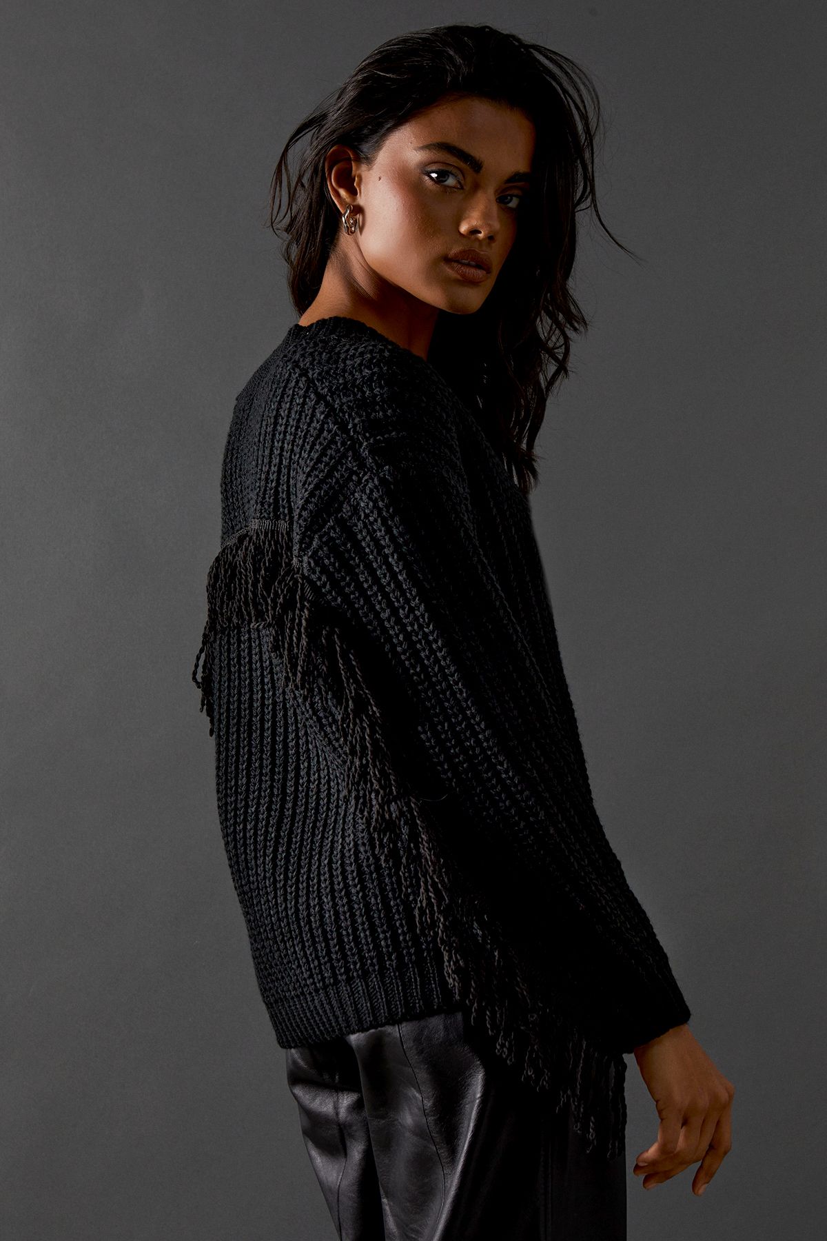 Warehouse Fringed Back V Neck Jumper Black image 3