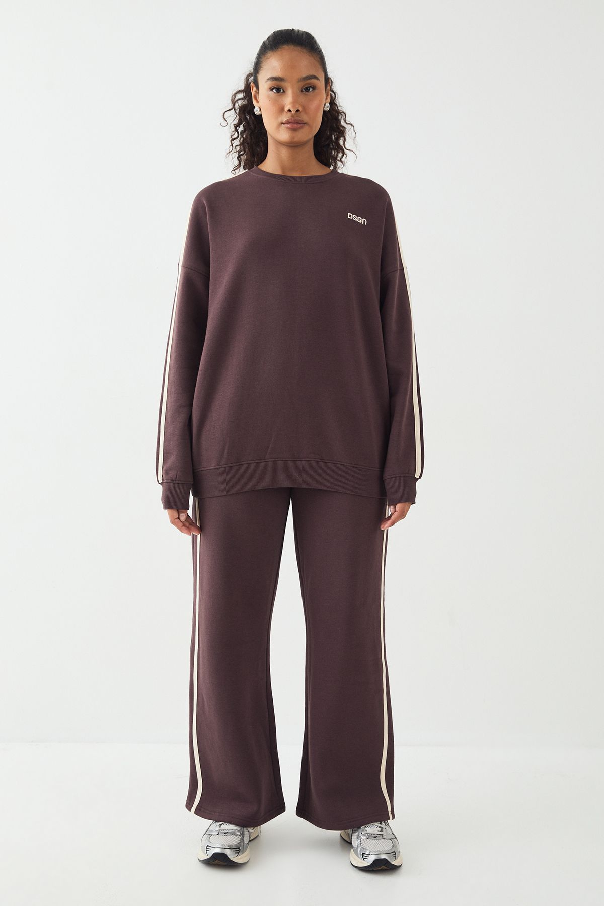 DSGN Studio DSGN Studio Side Stripe Oversized Sweatshirt Chocolate image 5