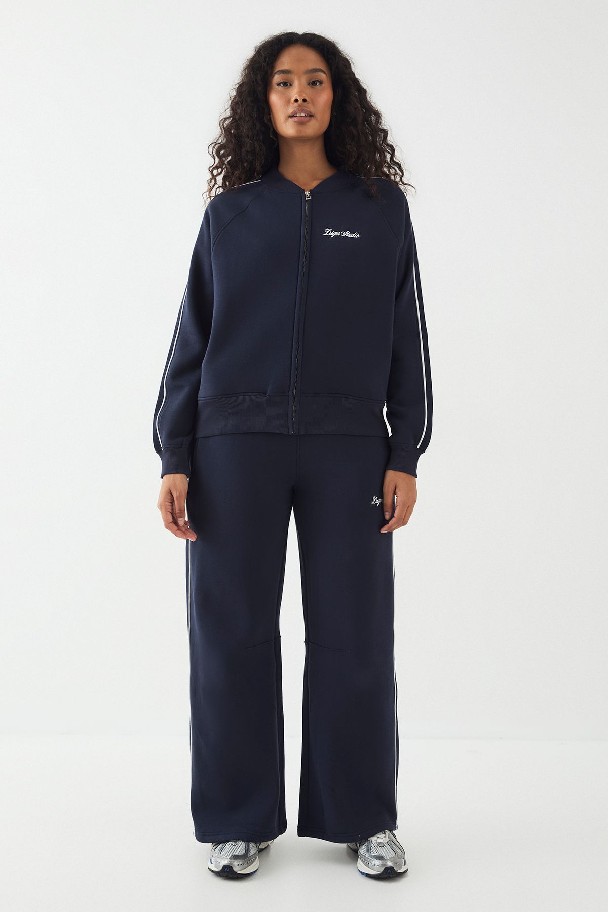 DSGN Studio DSGN Studio Embroidered Side Stripe Sweatshirt Navy image 5