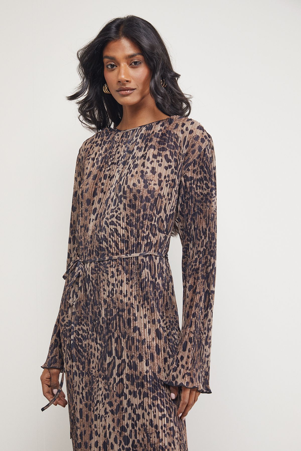 Warehouse Plisse Belted Column Midi Dress Leopard image 2