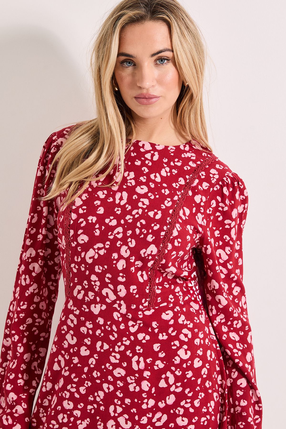 Dorothy Perkins Pink Animal Lace Trim Detail Tie Back Printed Mini Dress Pink image 4