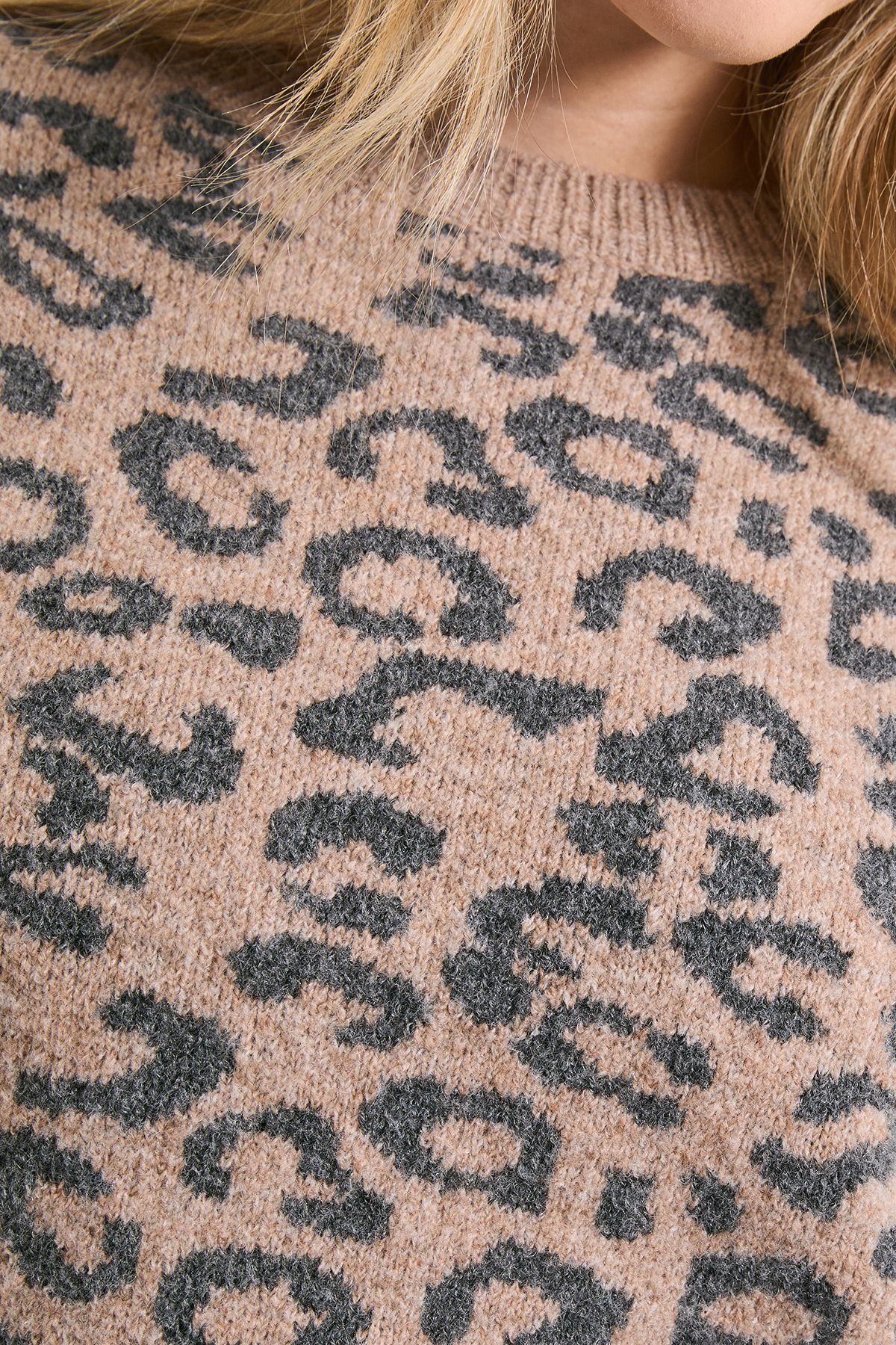 Dorothy Perkins Leopard Animal Camel Short Sleeve Jumper Camel image 4