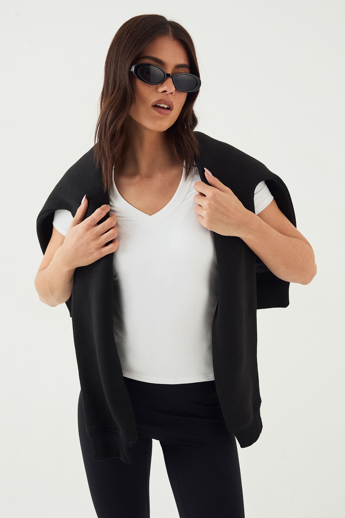 DSGN Studio DSGN Studio Ultra Sculpt V Neck Short Sleeve Top White image 3