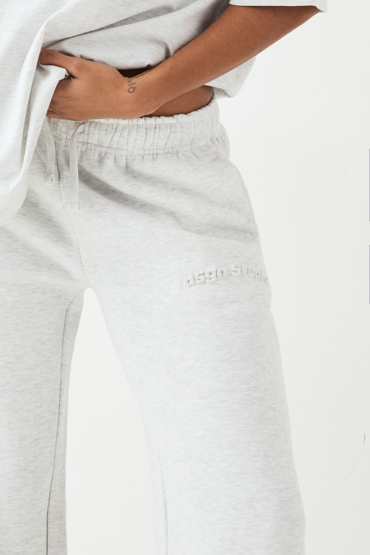 DSGN Studio DSGN Studio Embossed Straight Leg Jogger Ash Grey image 4