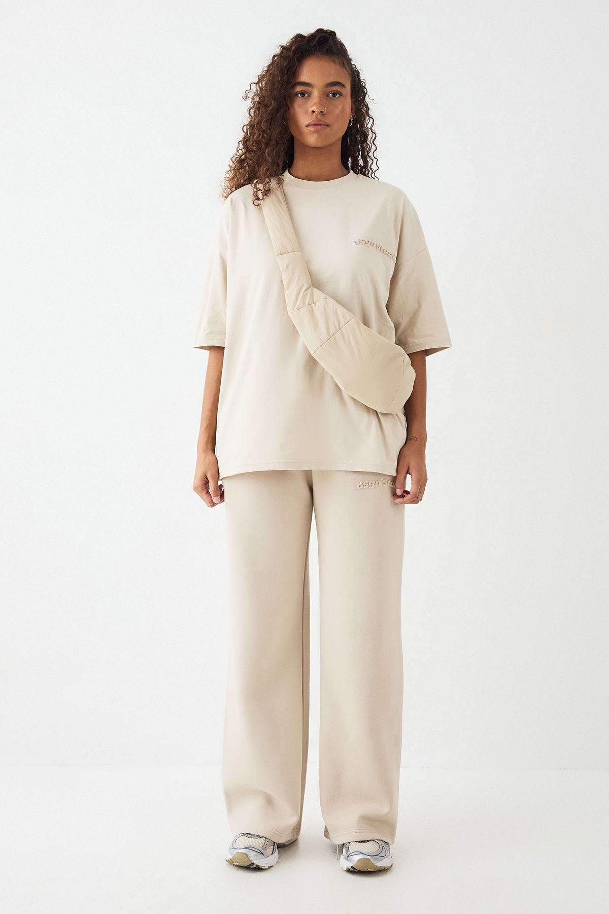 DSGN Studio DSGN Studio Embossed Oversized T-shirt Stone image 5