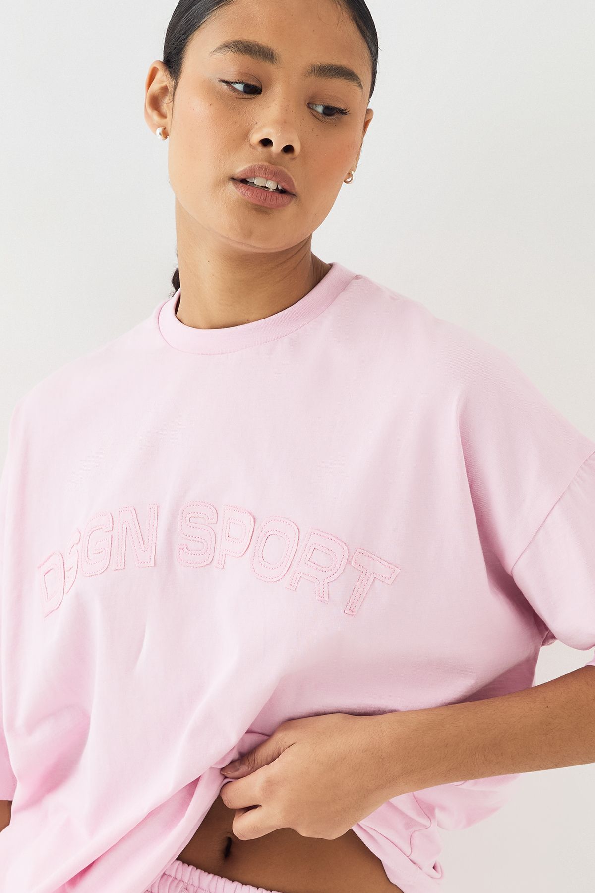 DSGN Studio DSGN Studio Self Fabric Applique Oversized T-Shirt Pink image 4