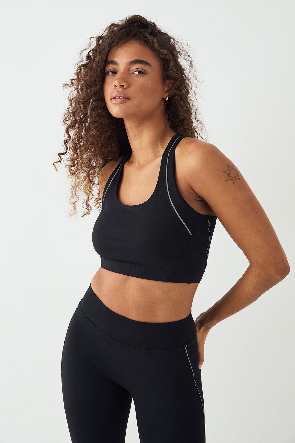 DSGN Studio DSGN Studio Reflective Binding Sculpt Sports Bra Black