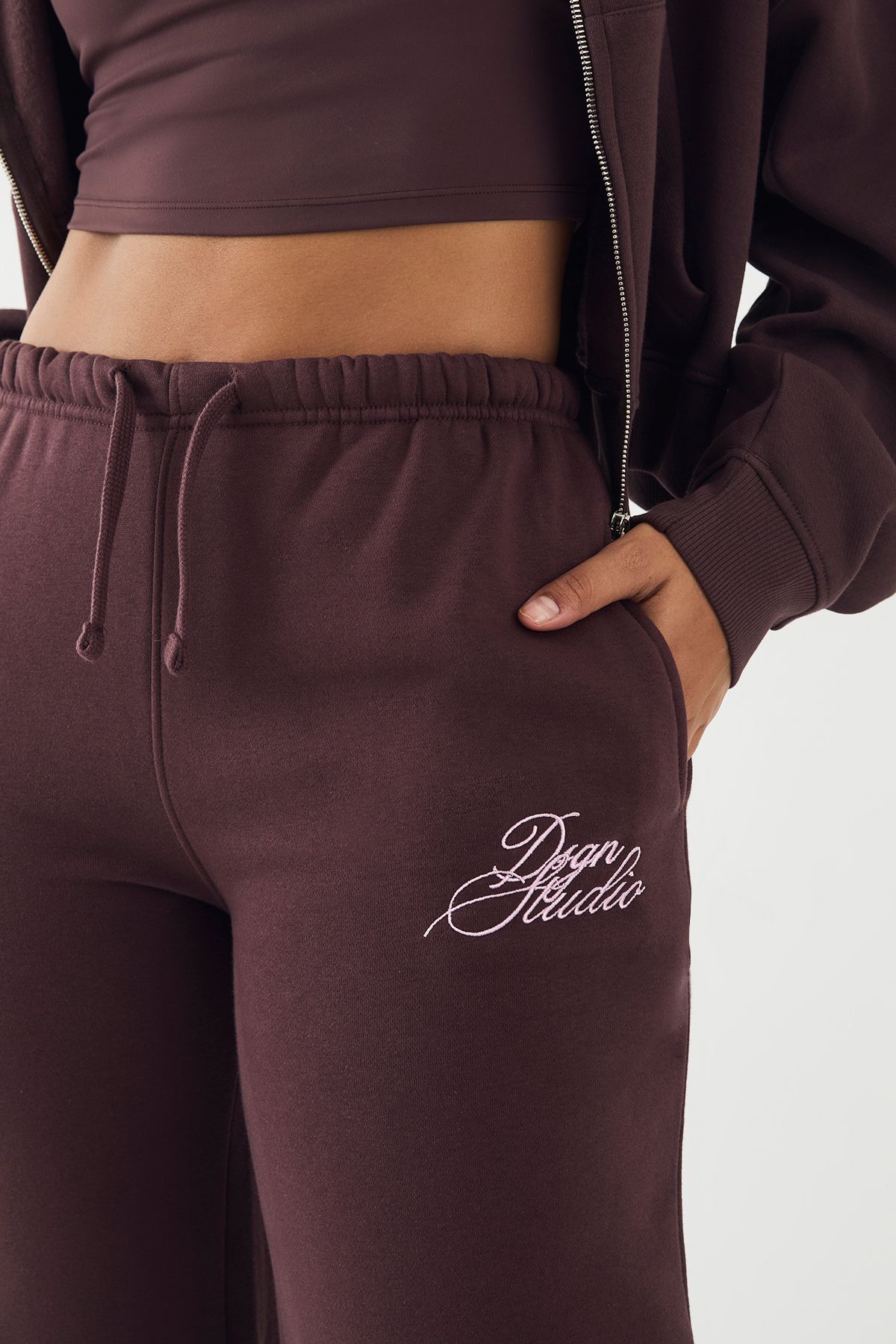 DSGN Studio DSGN Studio Contrast Script Straight Leg Jogger Chocolate image 4