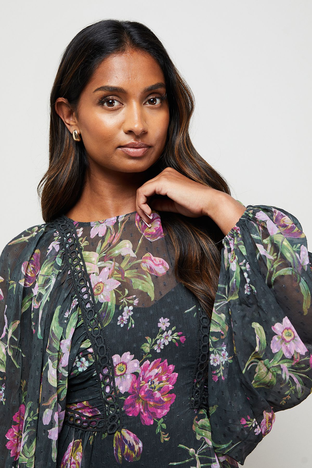 Oasis Printed Trim Detail Batwing Mini Dress Floral image 4