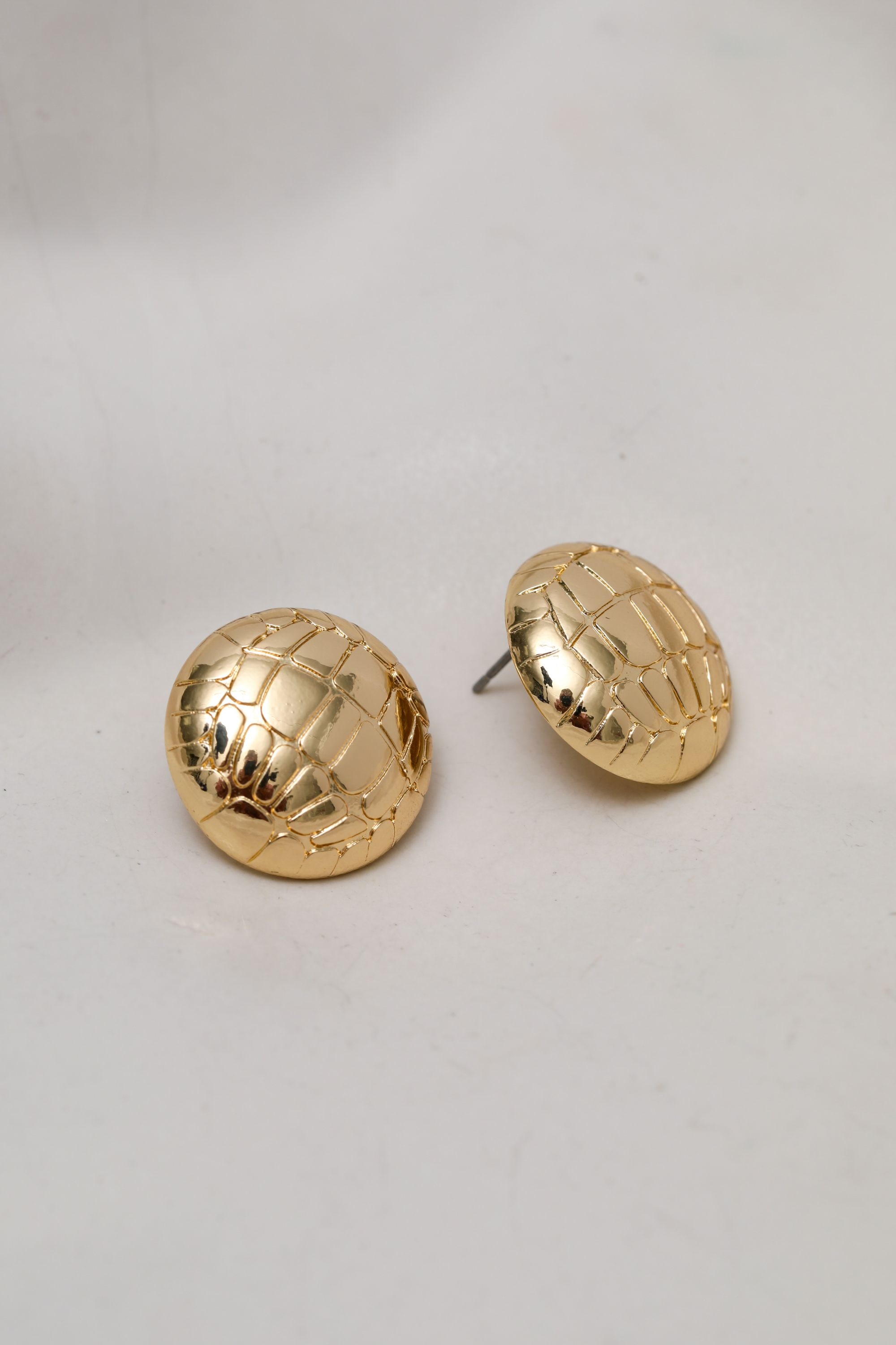Mood Gold Polished Snake Textured Round Dome Earrings image 3