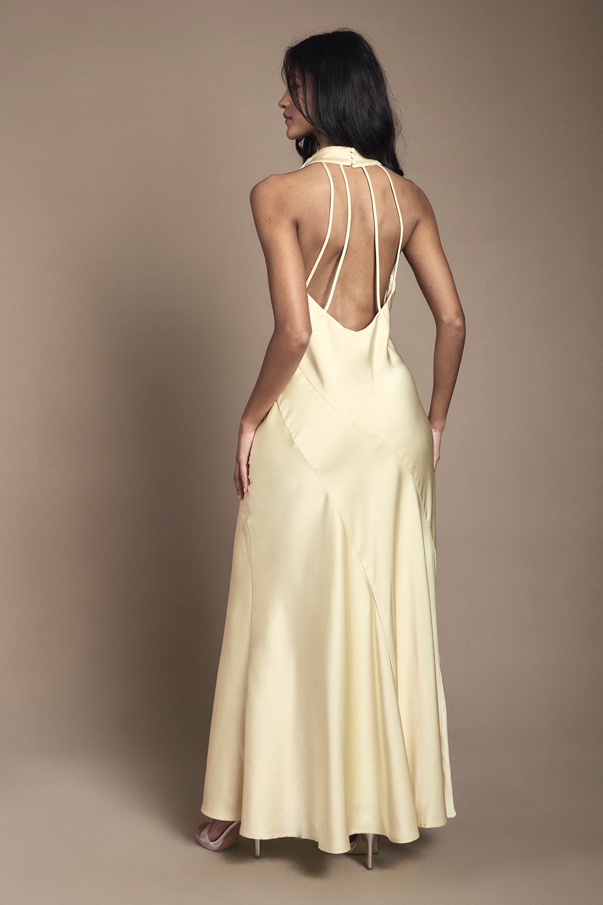 Oasis Petite Oasis Cowl Halterneck Satin Maxi Bridesmaid Dress Lemon image 3