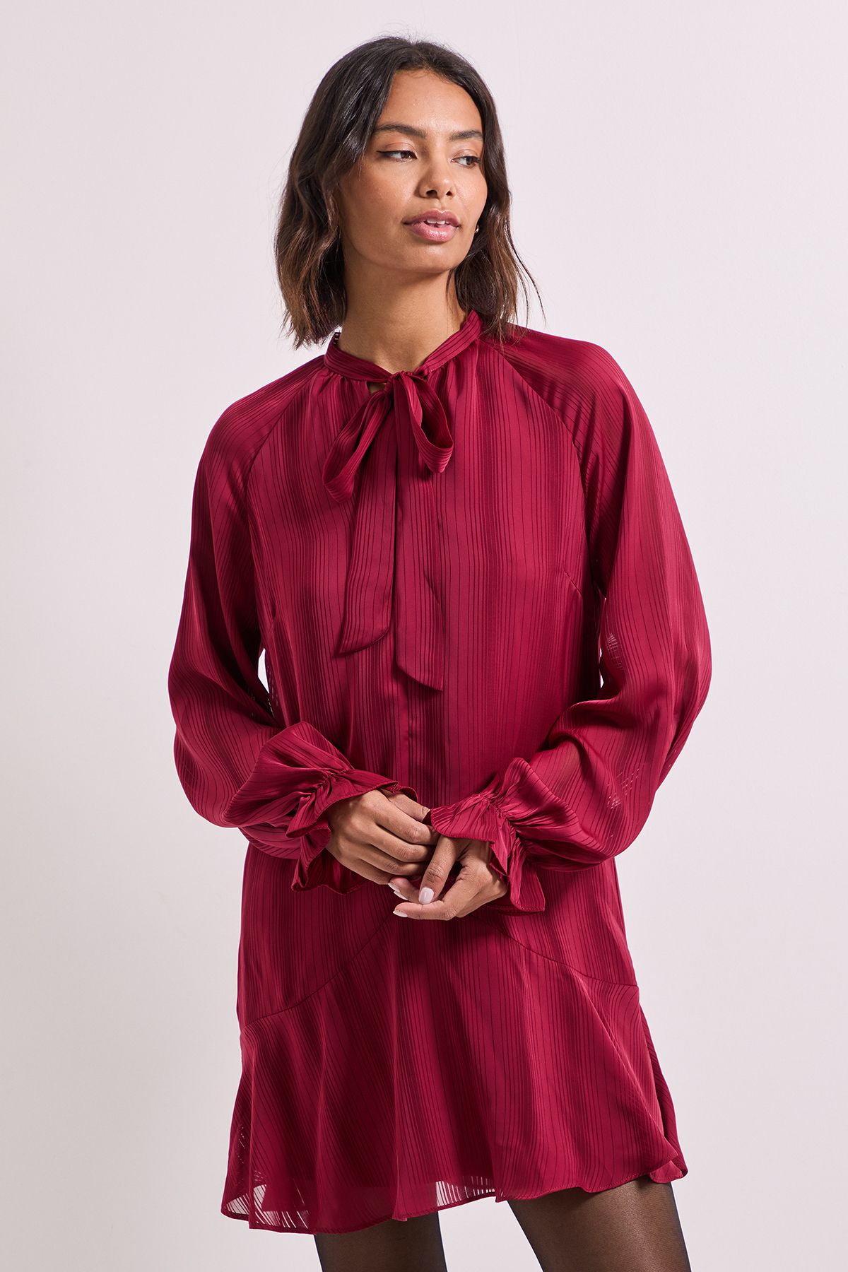 Dorothy Perkins Tie Neck Satin Burnout Tiered Smock Dress Red image 2
