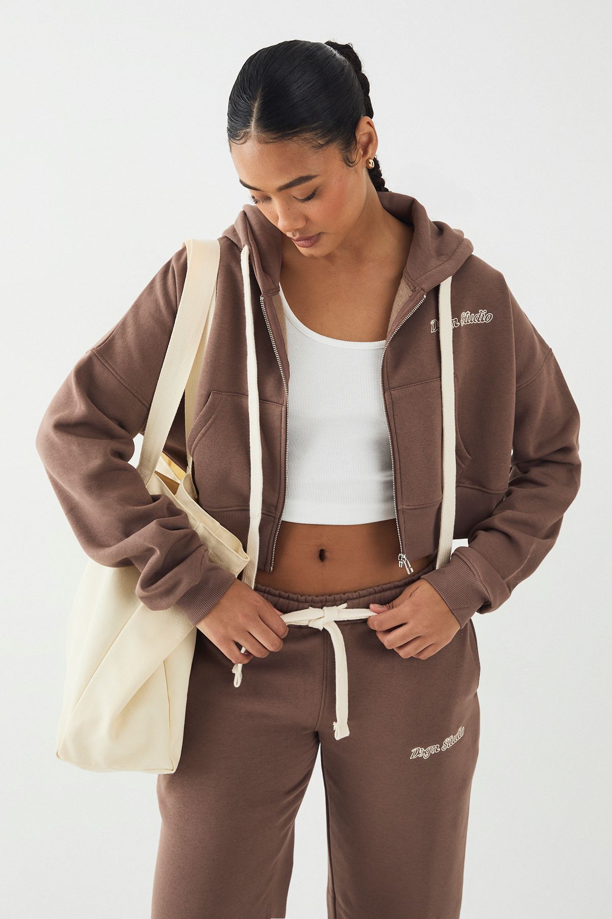 DSGN Studio DSGN Studio Contrast Drawcord Boxy Crop Hoodie Mocha image 3