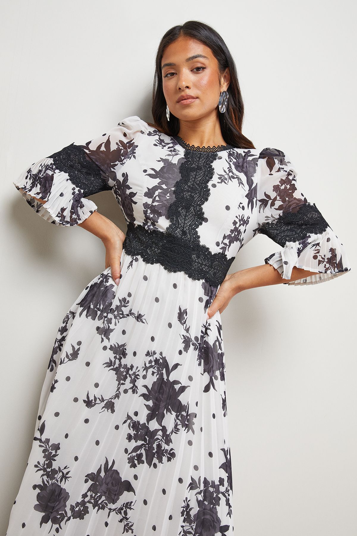 Oasis Petite Printed Lace Trim Pleated Midi Dress Multi image 4