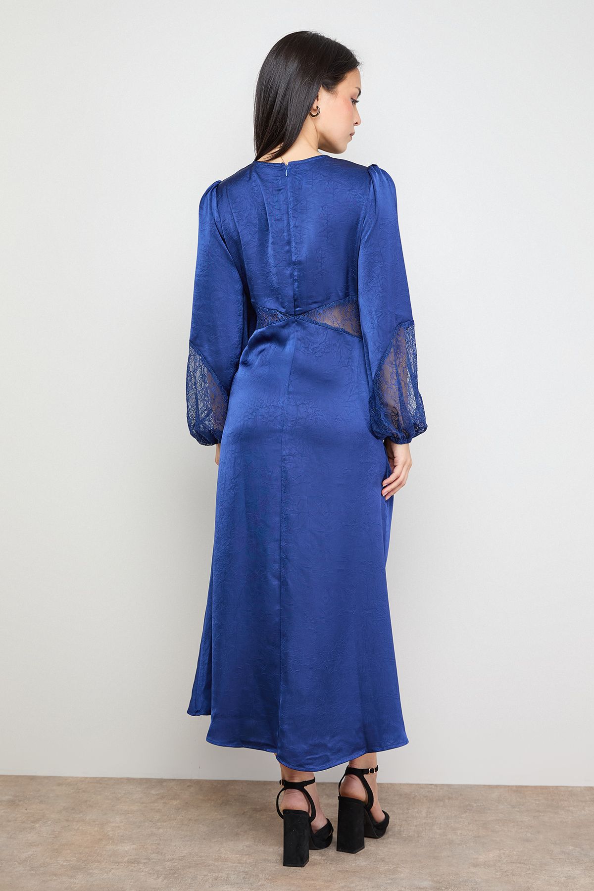 Oasis Petite Lace Insert Satin Midi Dress Blue image 3