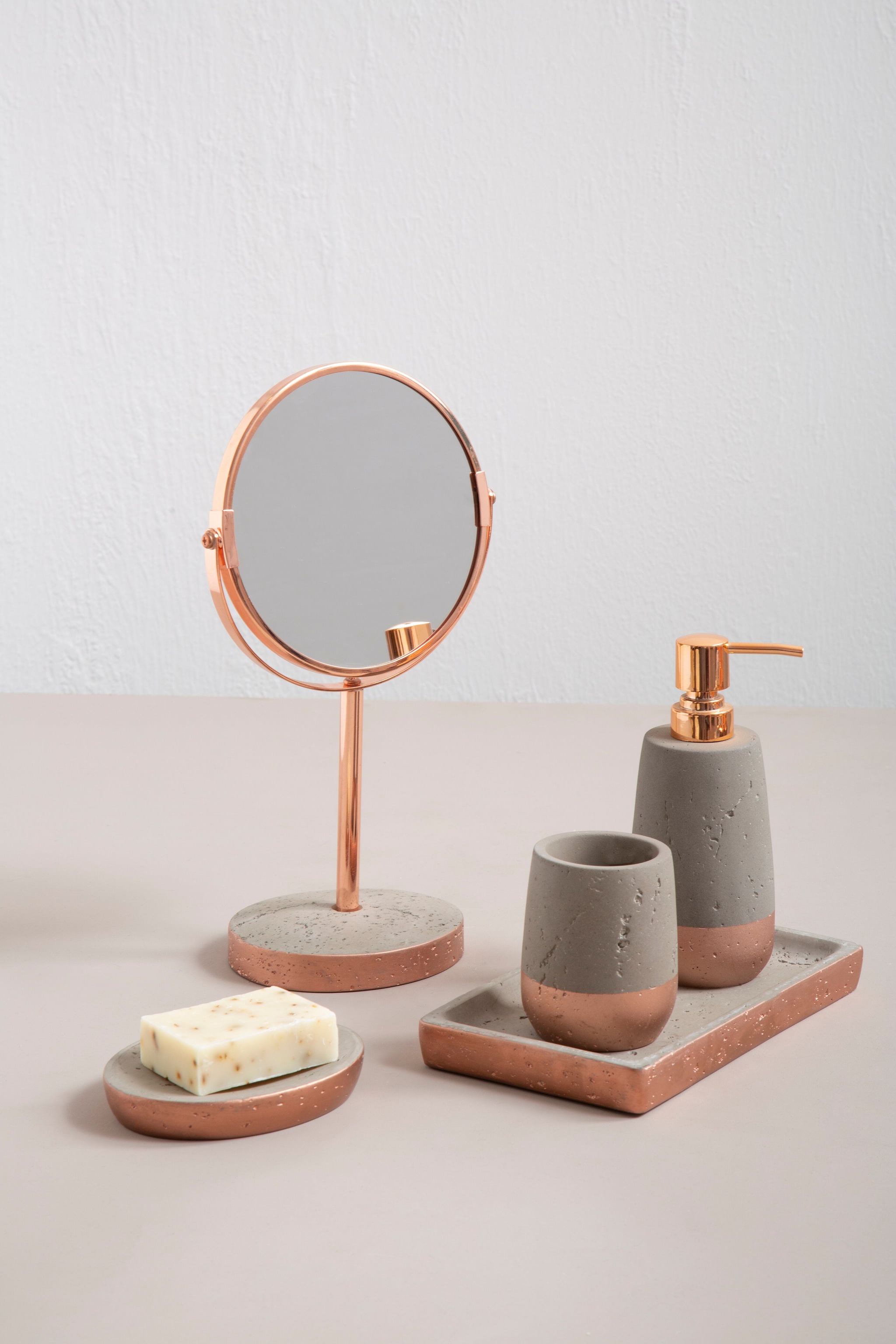 Orsina Neptune Round Swivel Bathroom Mirror image 3