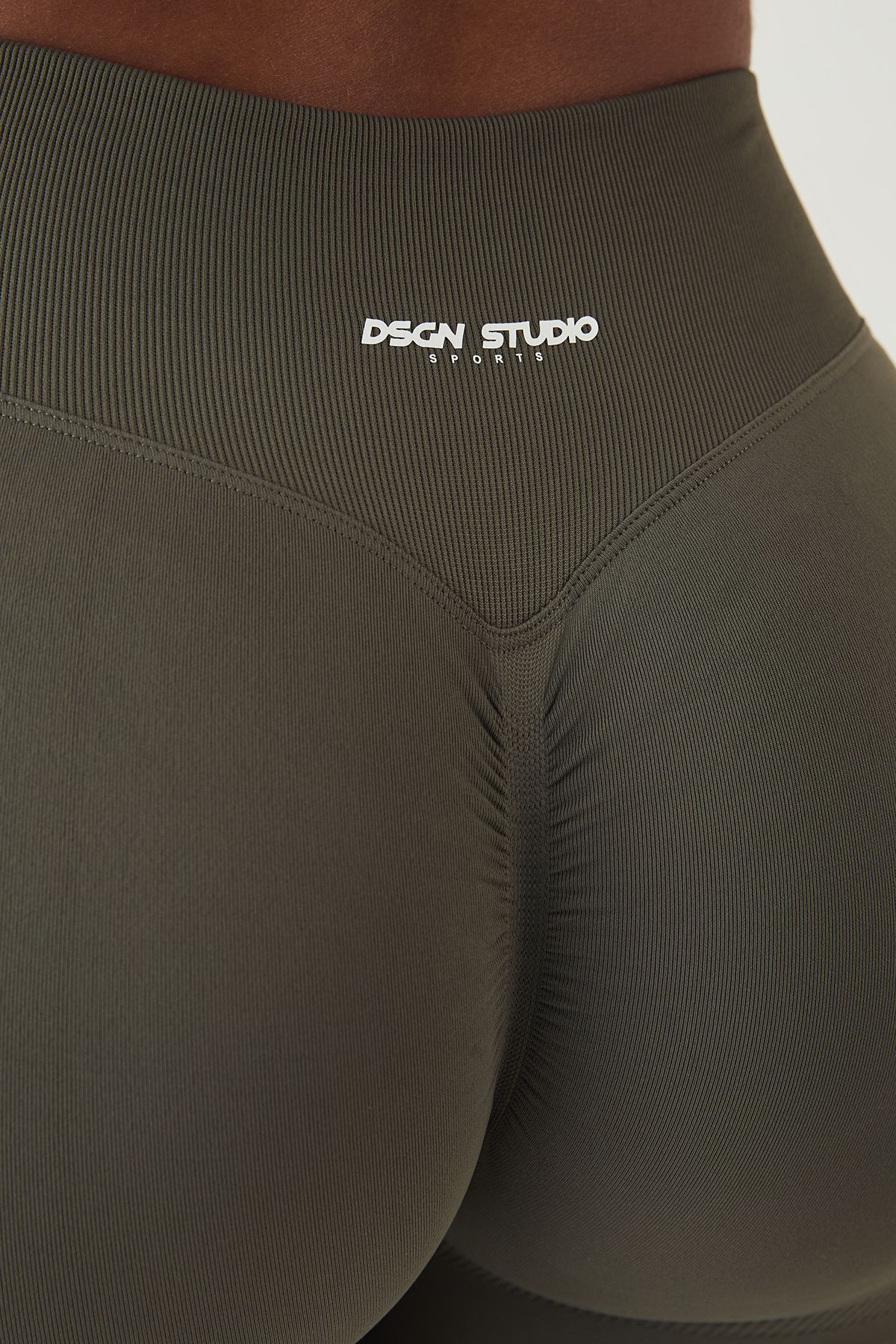 DSGN Studio DSGN Studio Sport Ultra Contour Seamless Scrunch Bum Legging Fern image 4