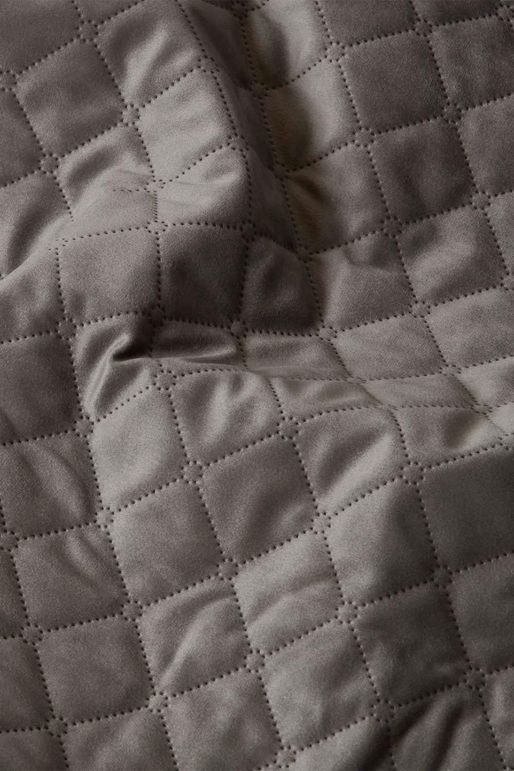 Homescapes Diamond Quilted Velvet Throw image 4