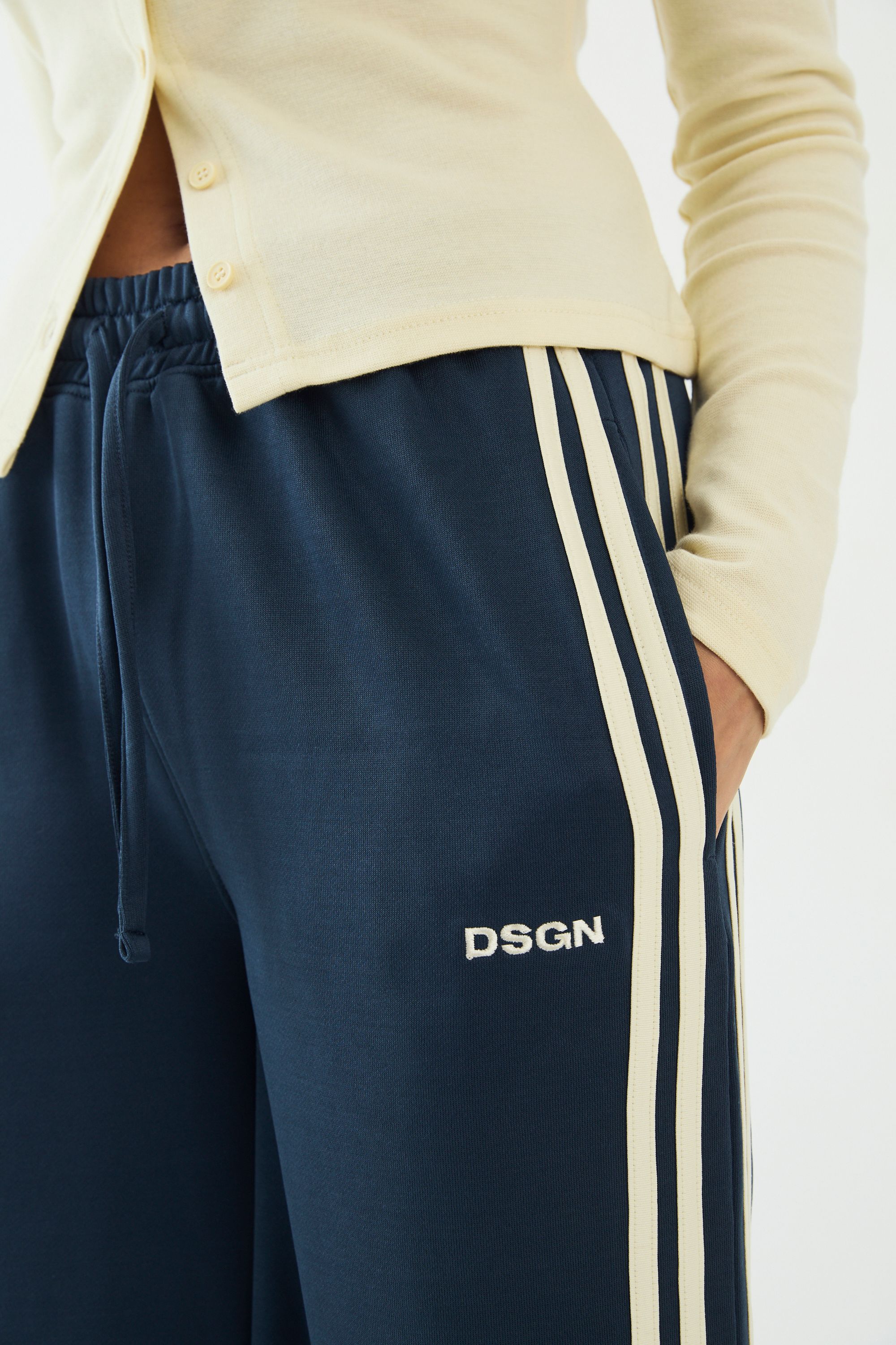 DSGN Studio DSGN Studio Tricot Side Stripe Straight Leg Jogger Indigo image 4