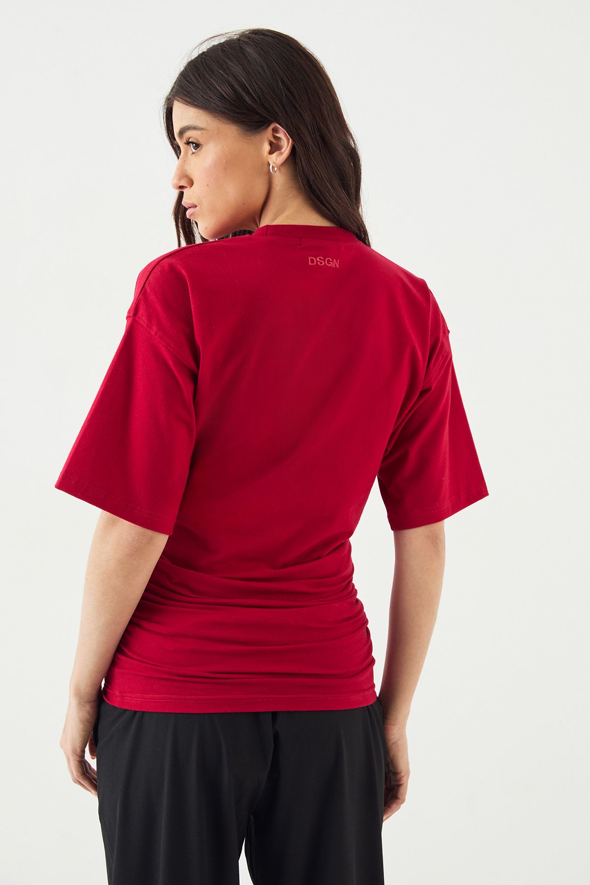 DSGN Studio DSGN Studio Ruched Side Cinched Short Sleeve Top Red image 2