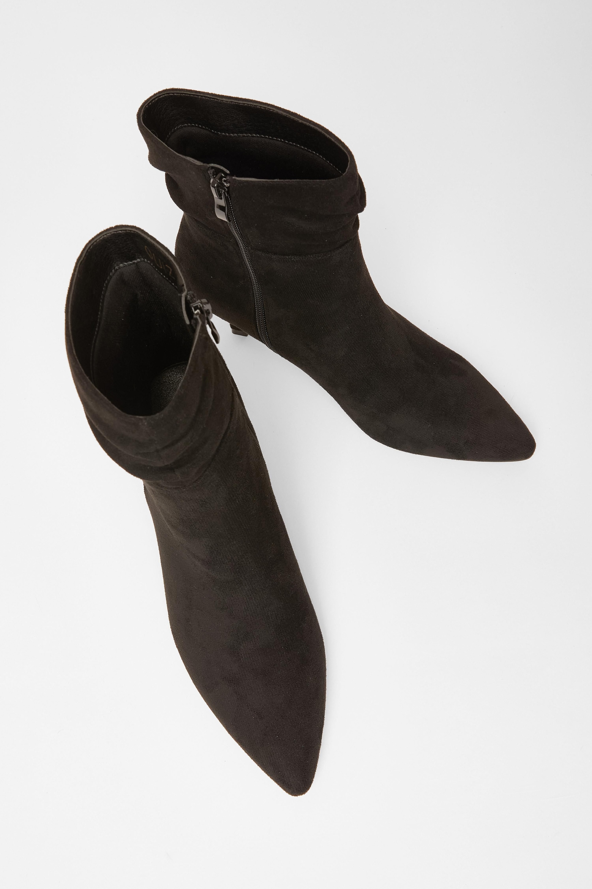 Quiz Black Faux Suede Heeled Ankle Boots image 2