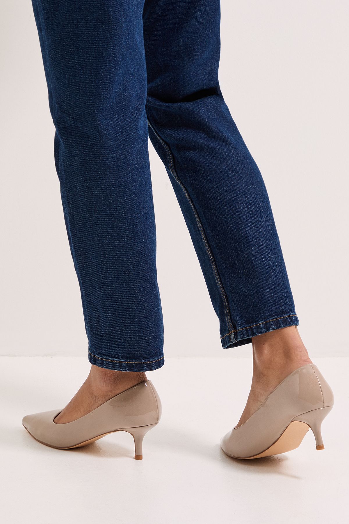 Dorothy Perkins Wide Fit Dove Kitten Heel Court Shoes Taupe image 4