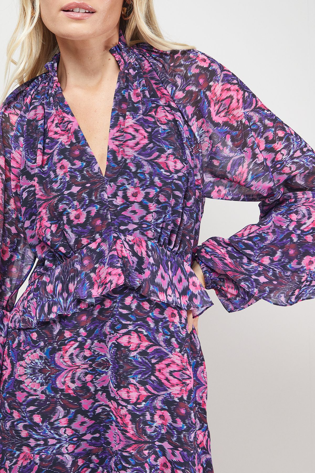 Oasis Printed Fluted Sleeve Ruffle Detail Mini Dress Purple image 5