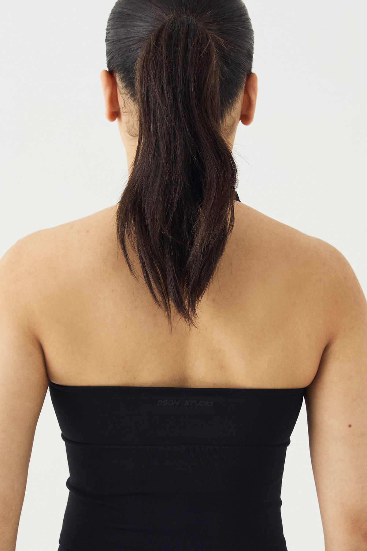 DSGN Studio DSGN Studio Sport Ultra Contour Seamless Padded Halter Top Black image 4