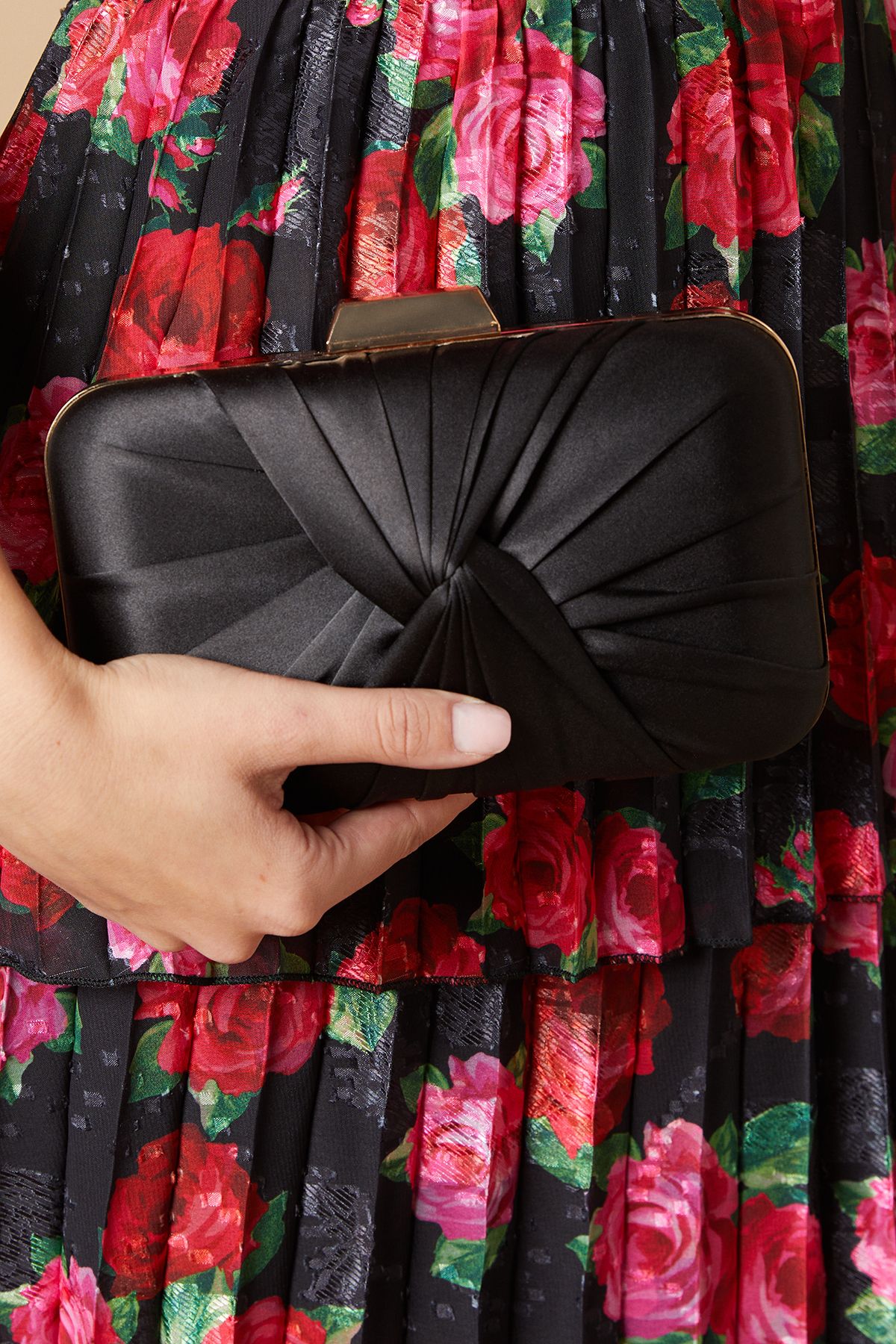 Oasis Beaut Satin Twist Clutch Bags Black image 3