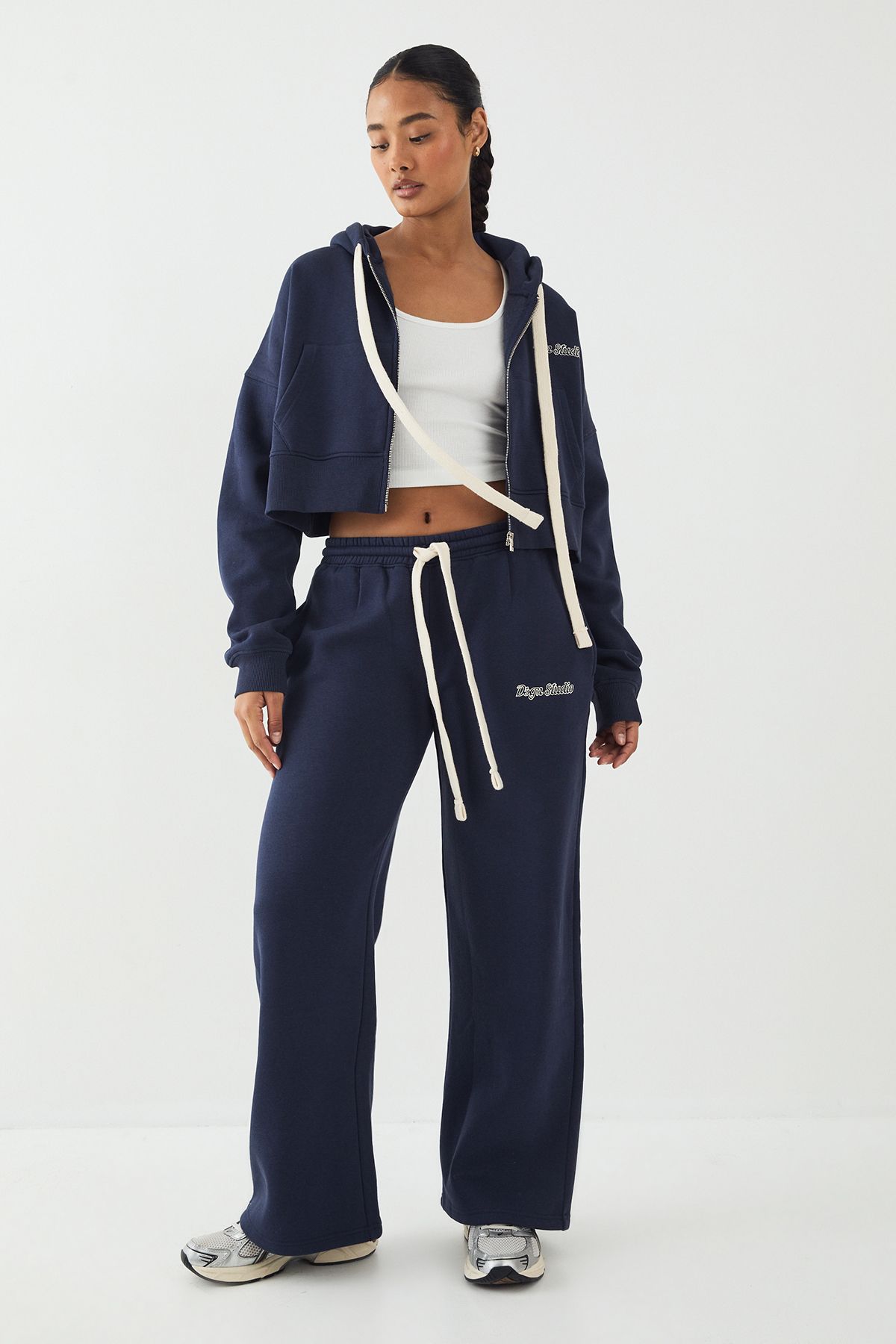DSGN Studio Tall DSGN Studio Contrast Drawcord Straight Leg Jogger Navy image 3