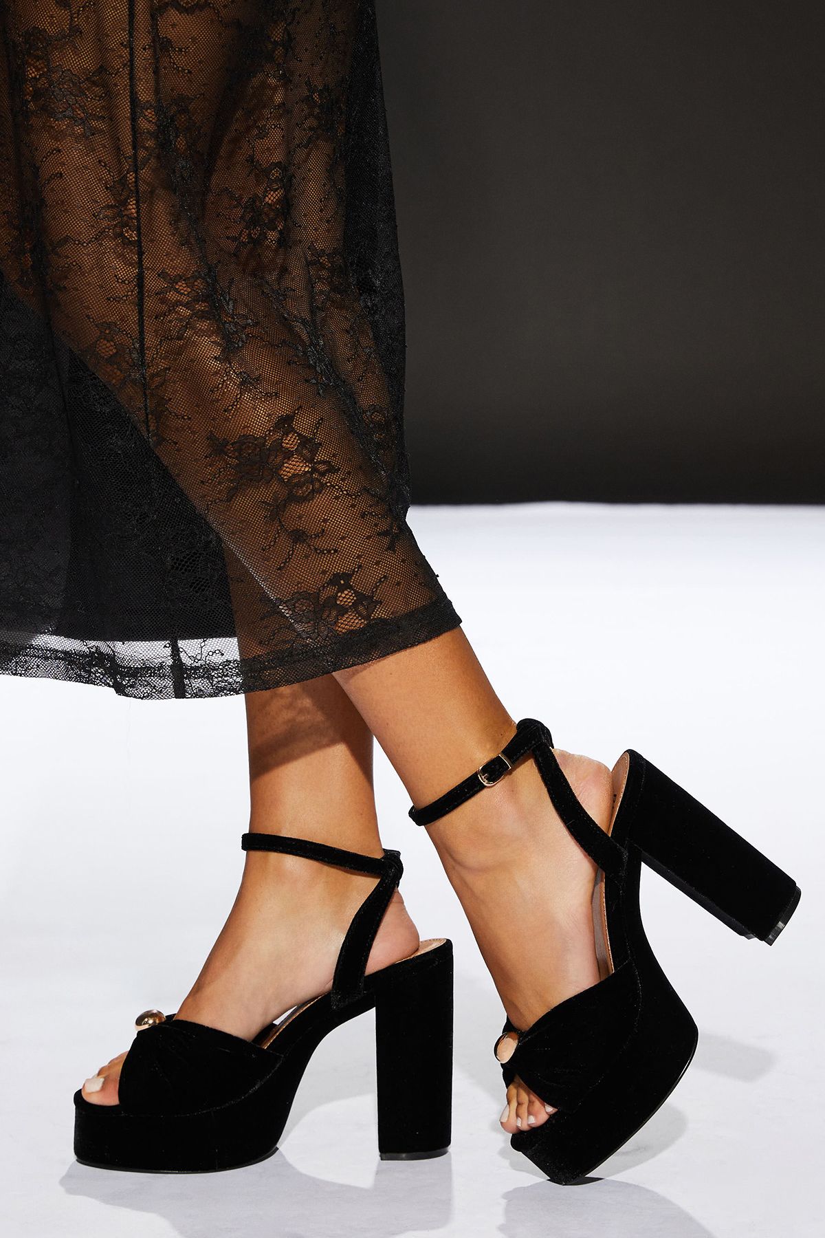 RUNWAY 1.8.1.8 Runway 1.8.1.8 Velvet Platform Heeled Sandals Black